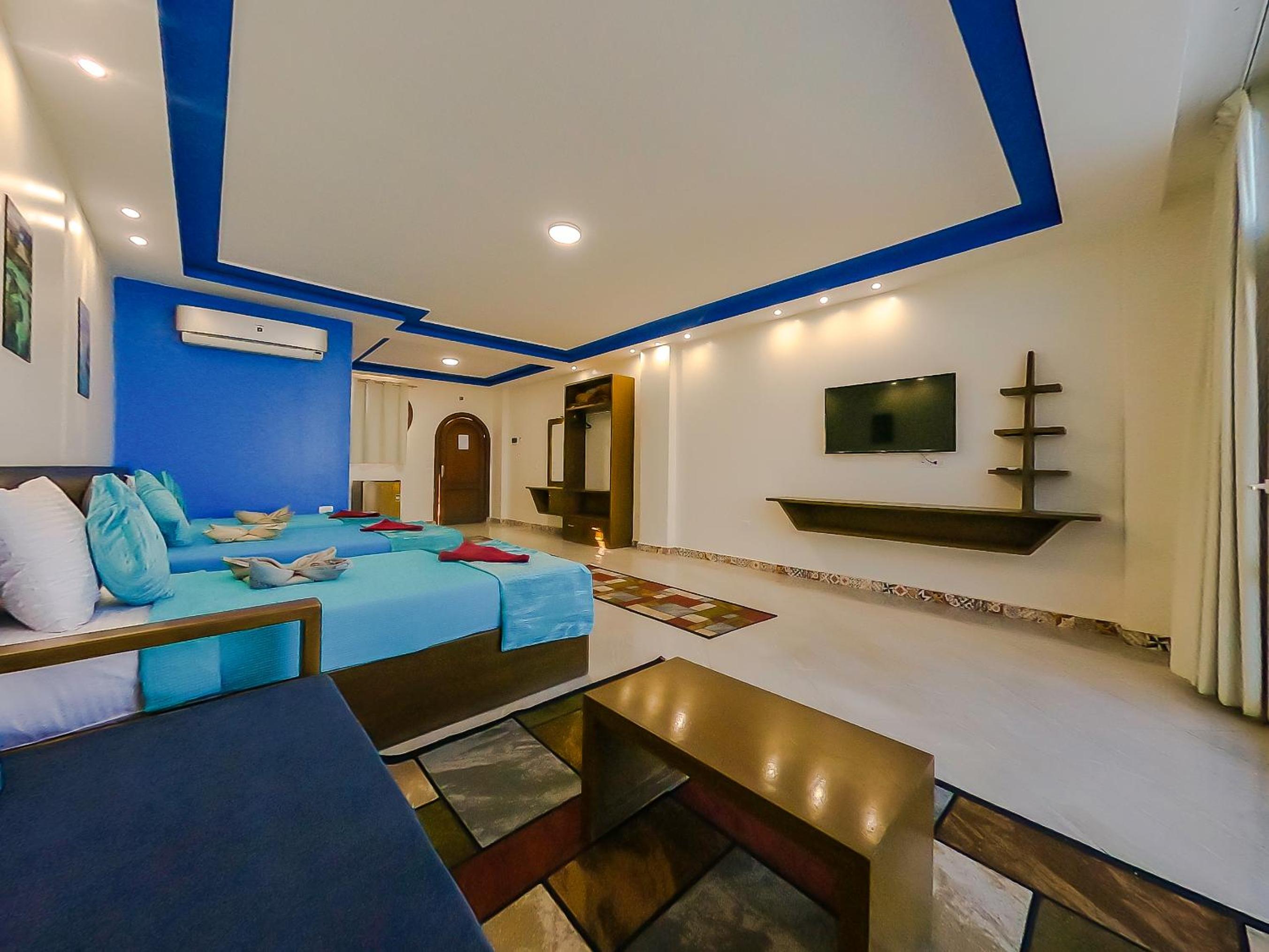 Suite with Sea View - Photo 21