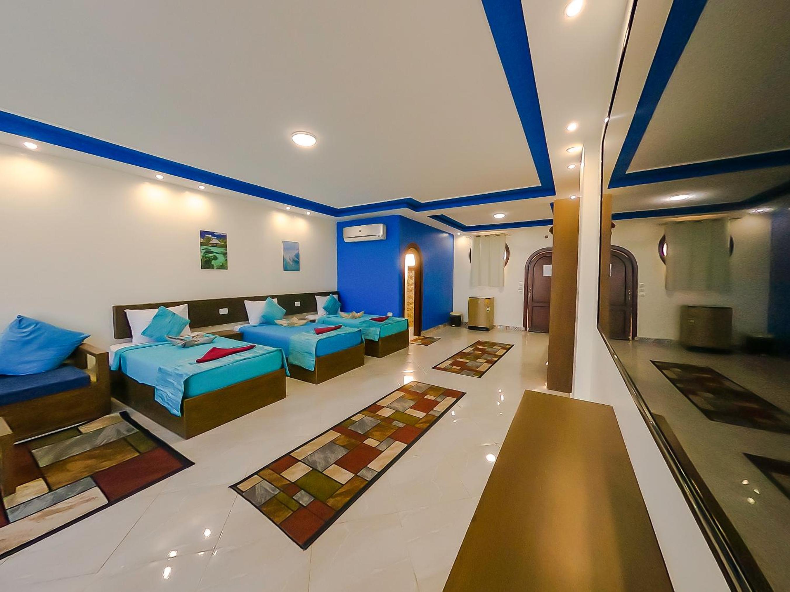 Suite with Sea View - Photo 11