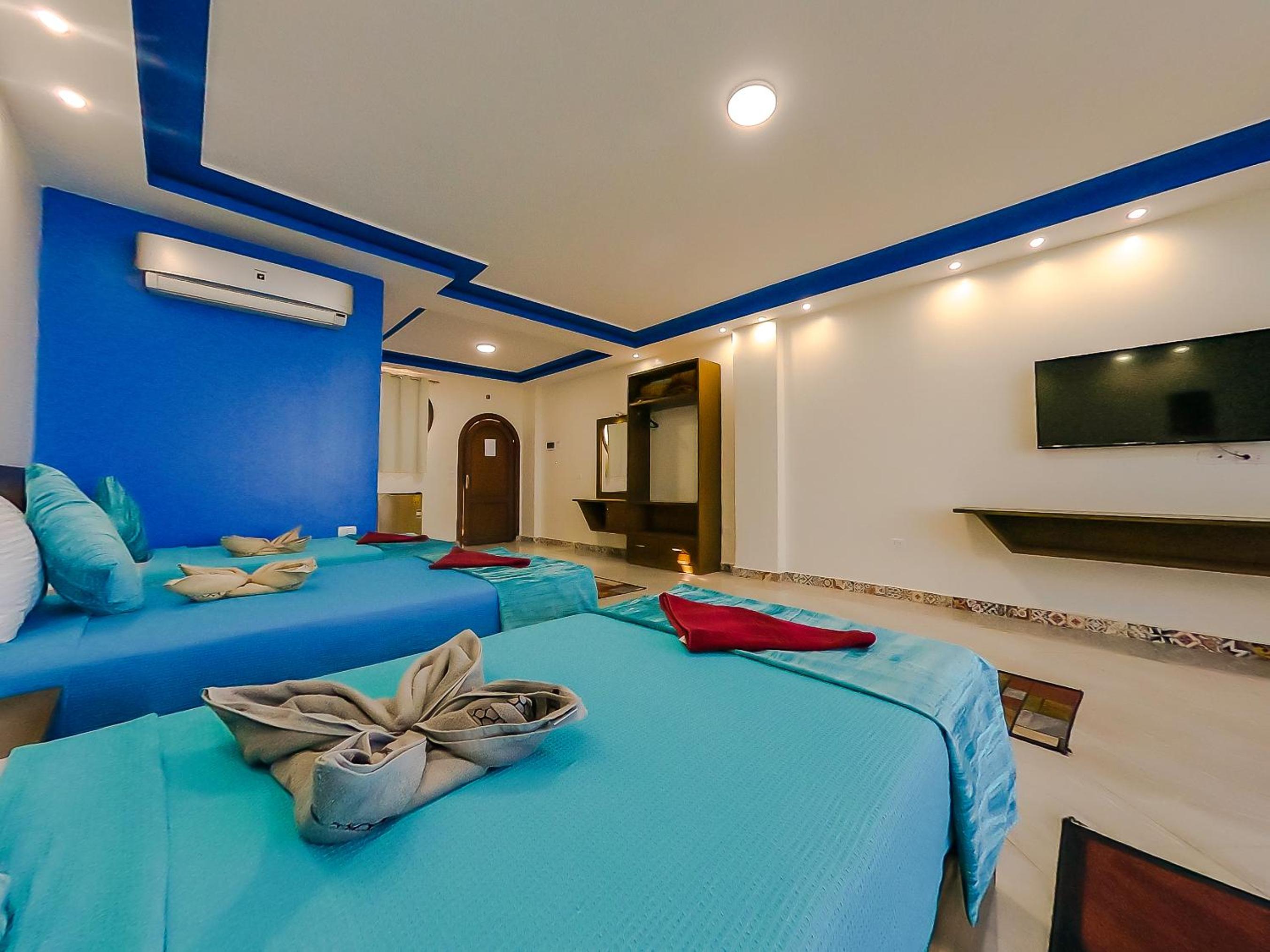 Suite with Sea View - Photo 13