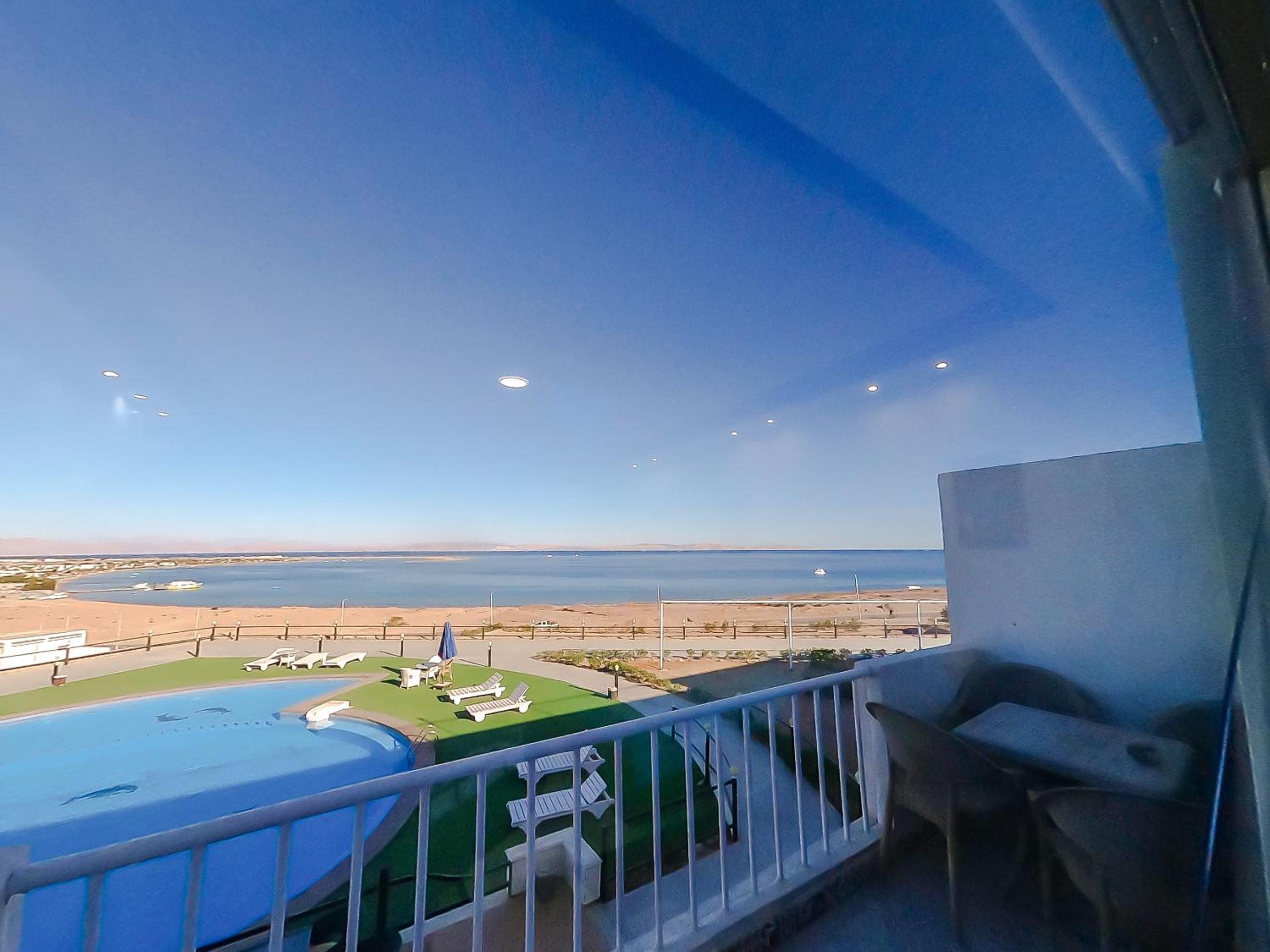 Suite with Sea View - Photo 10