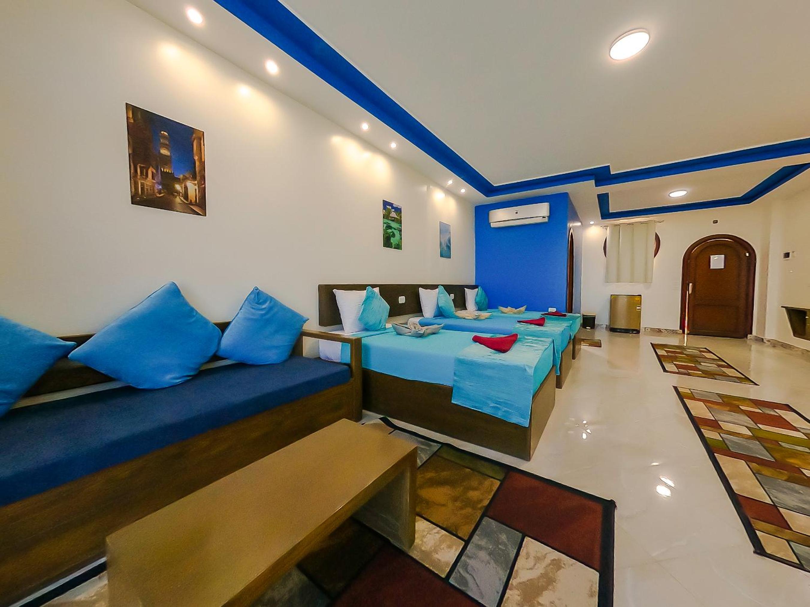 Suite with Sea View - Photo 14