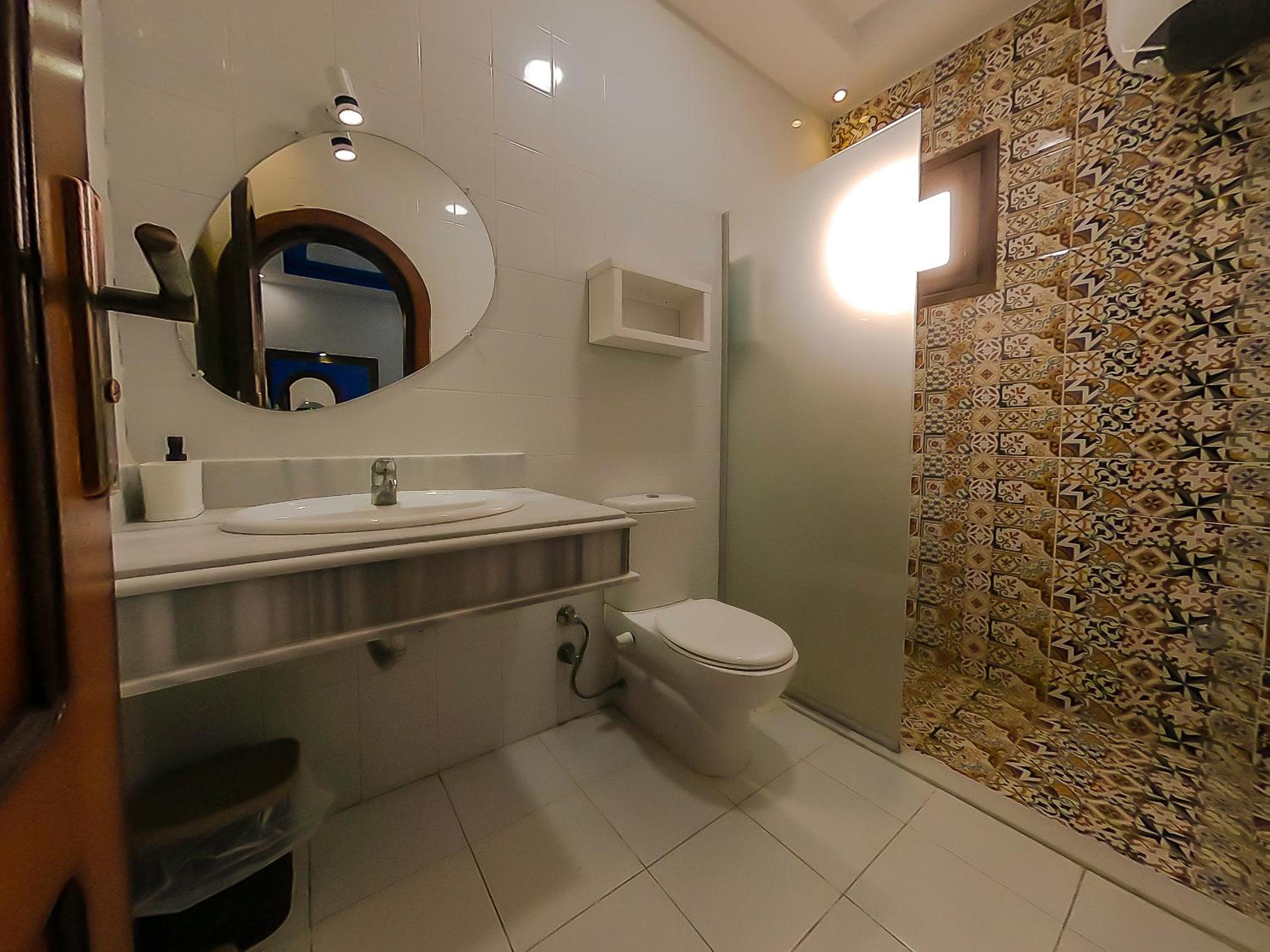 Suite with Sea View - Photo 3