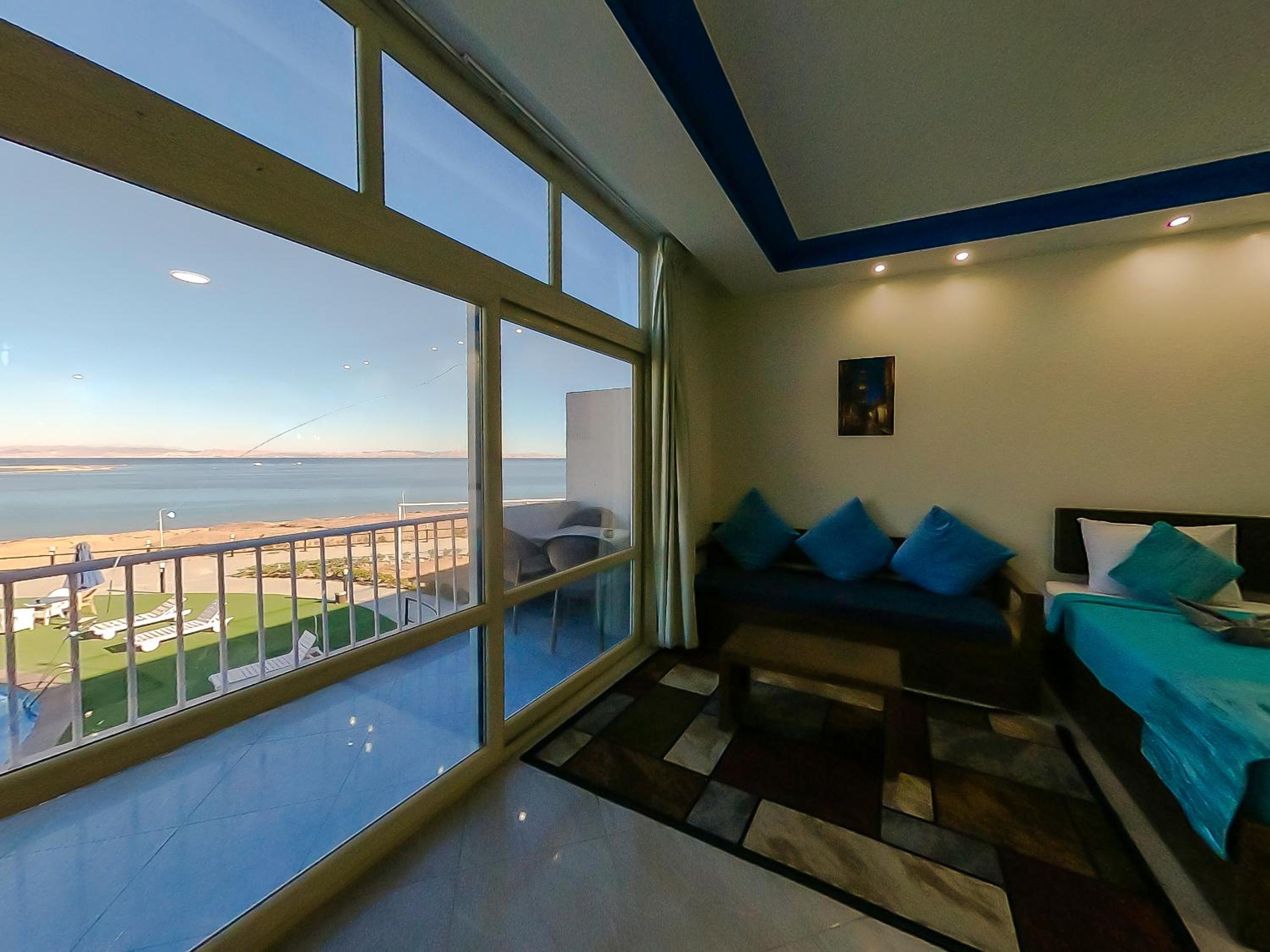 Suite with Sea View - Photo 2
