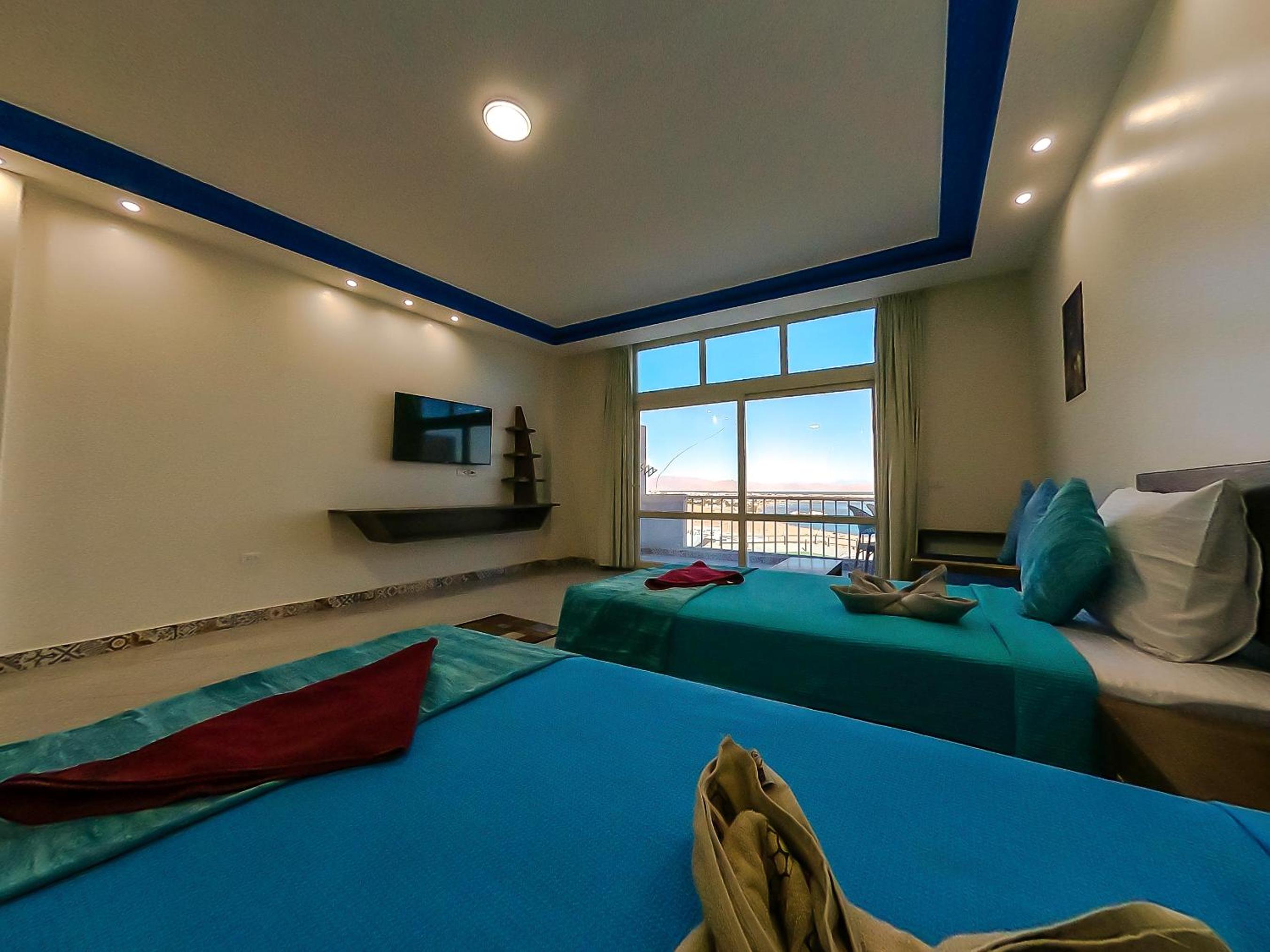 Suite with Sea View - Photo 4