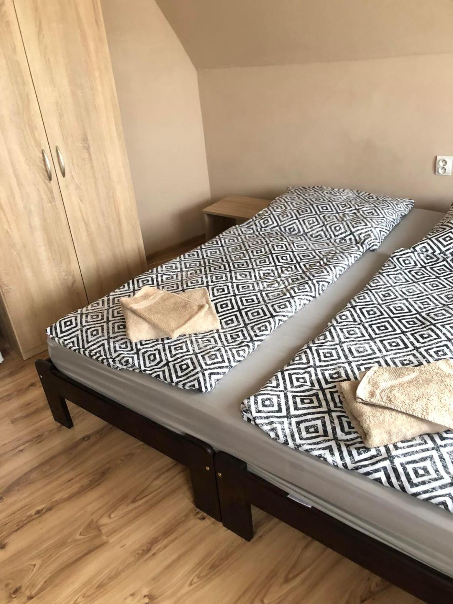 Double Room with Private Bathroom - Photo 6