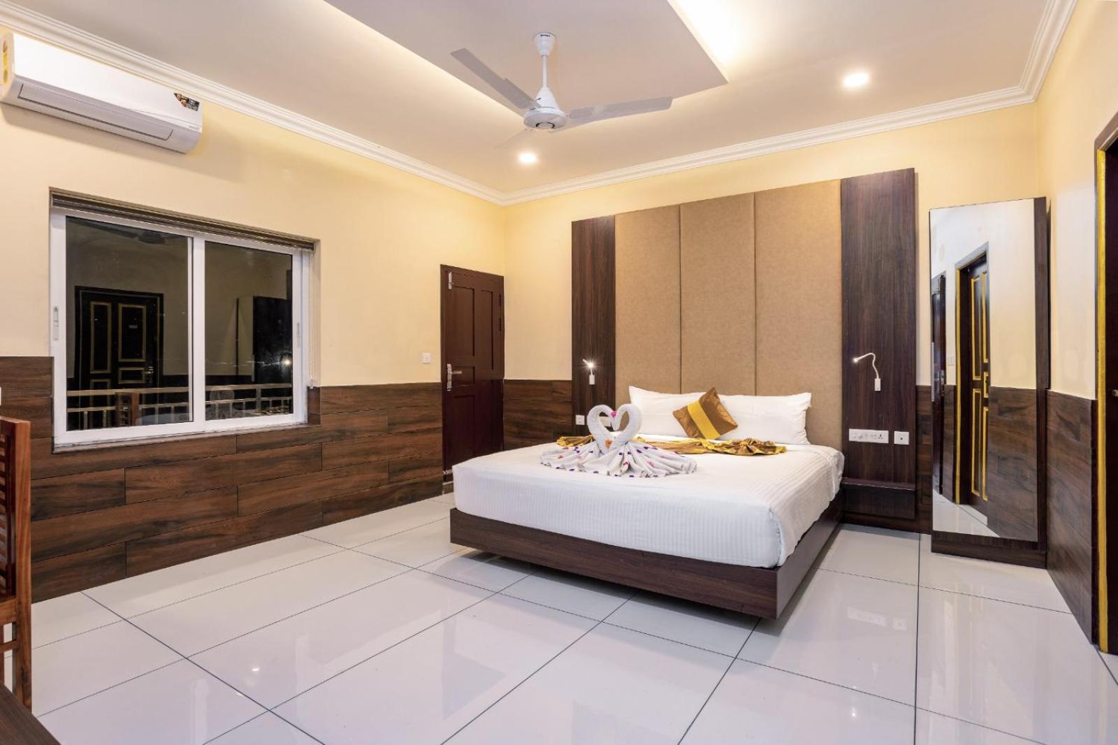 Family Room - Photo 1