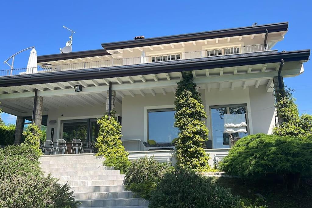Villa photo 2