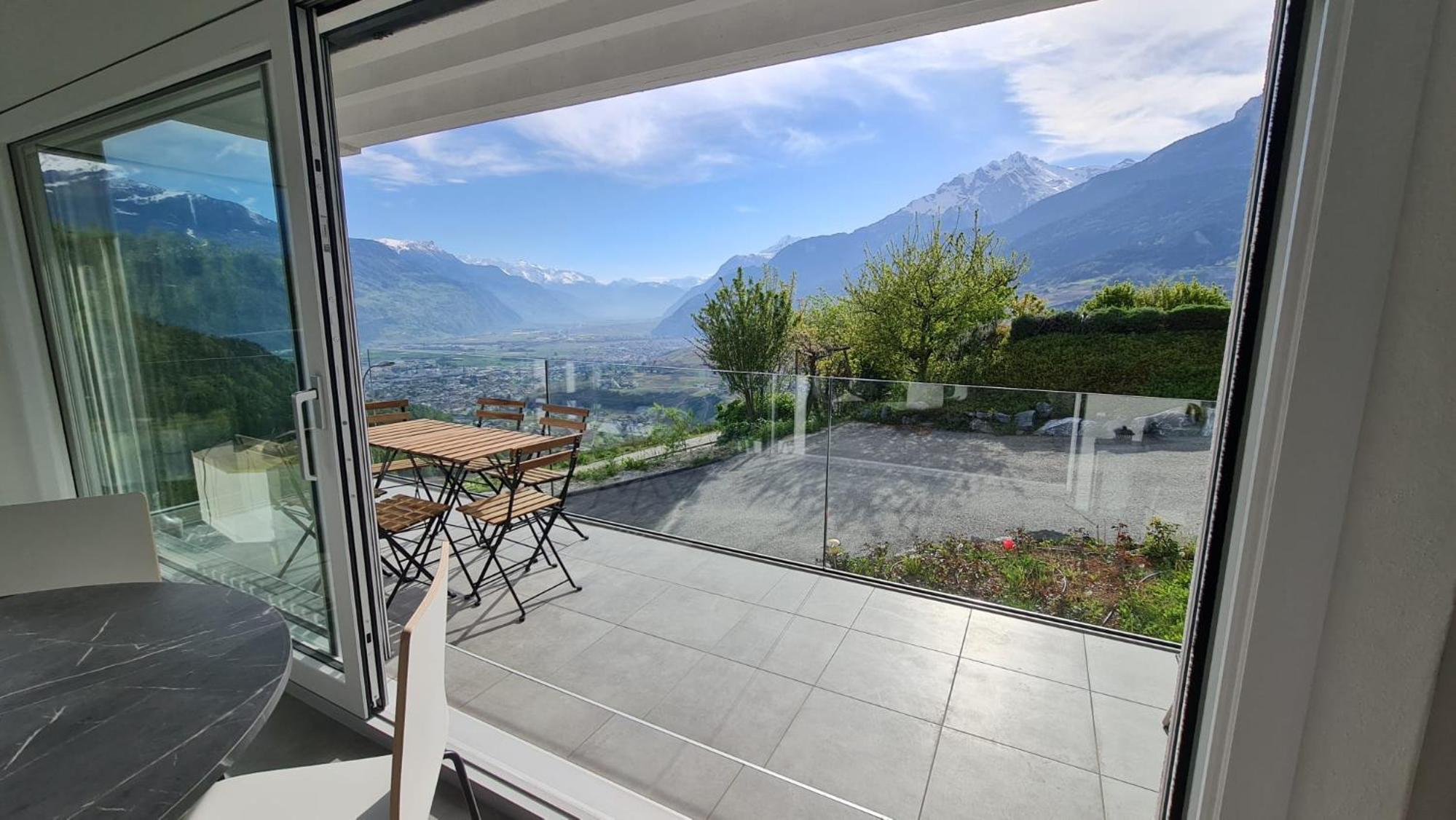 One-Bedroom Apartment with Balcony photo 1
