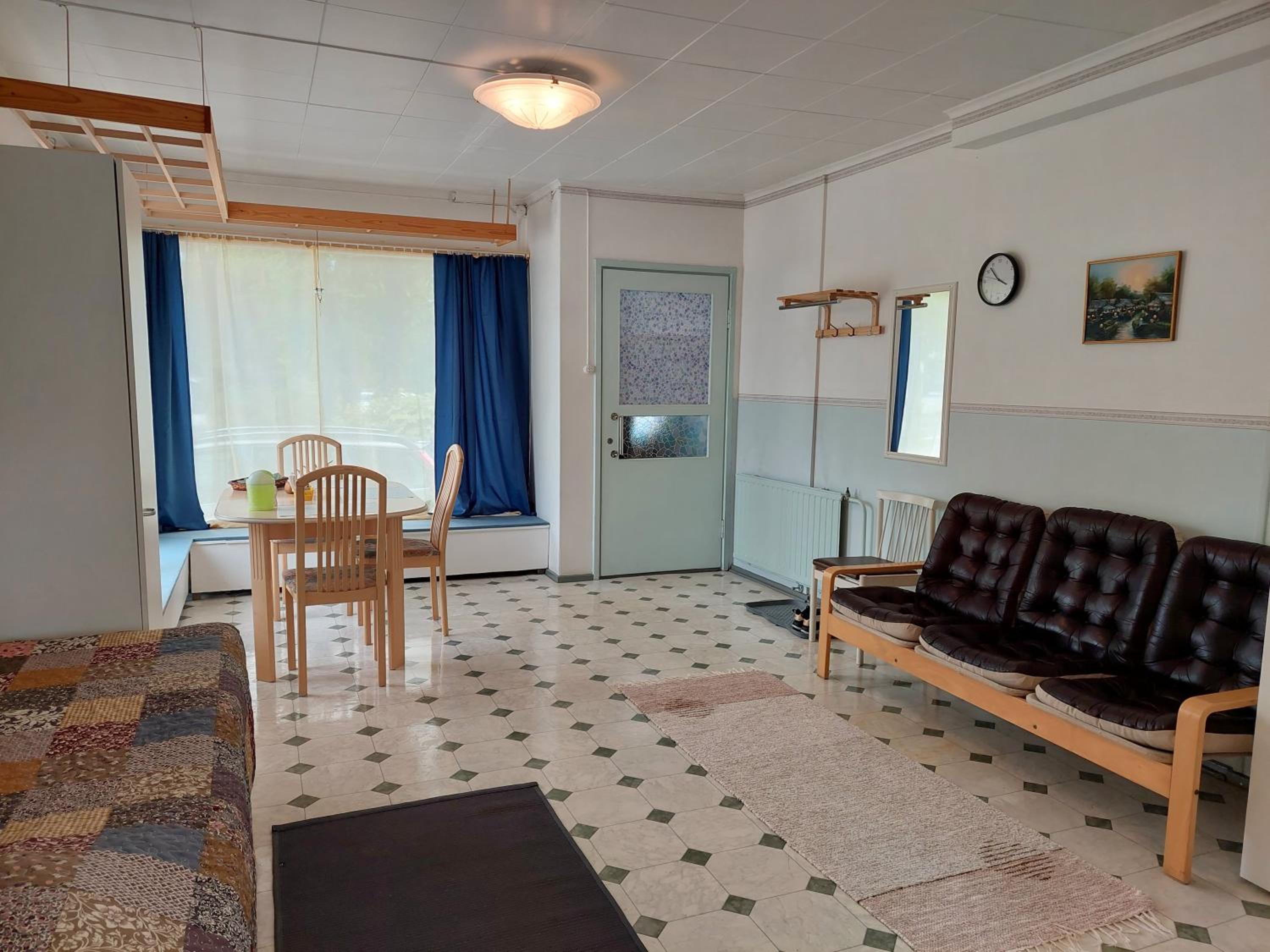 Twin Room with City View - Photo 1