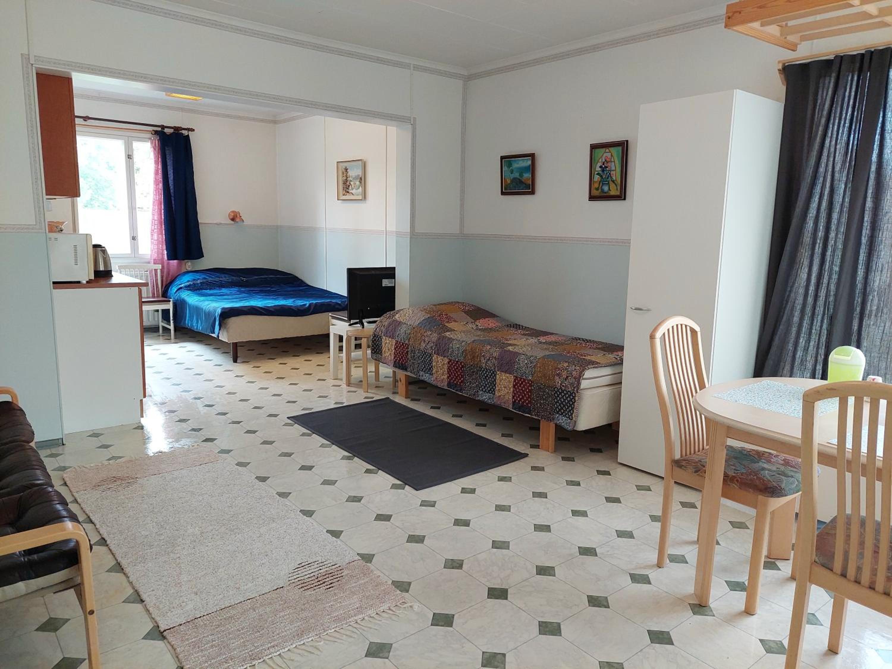 Twin Room with City View - Photo 5