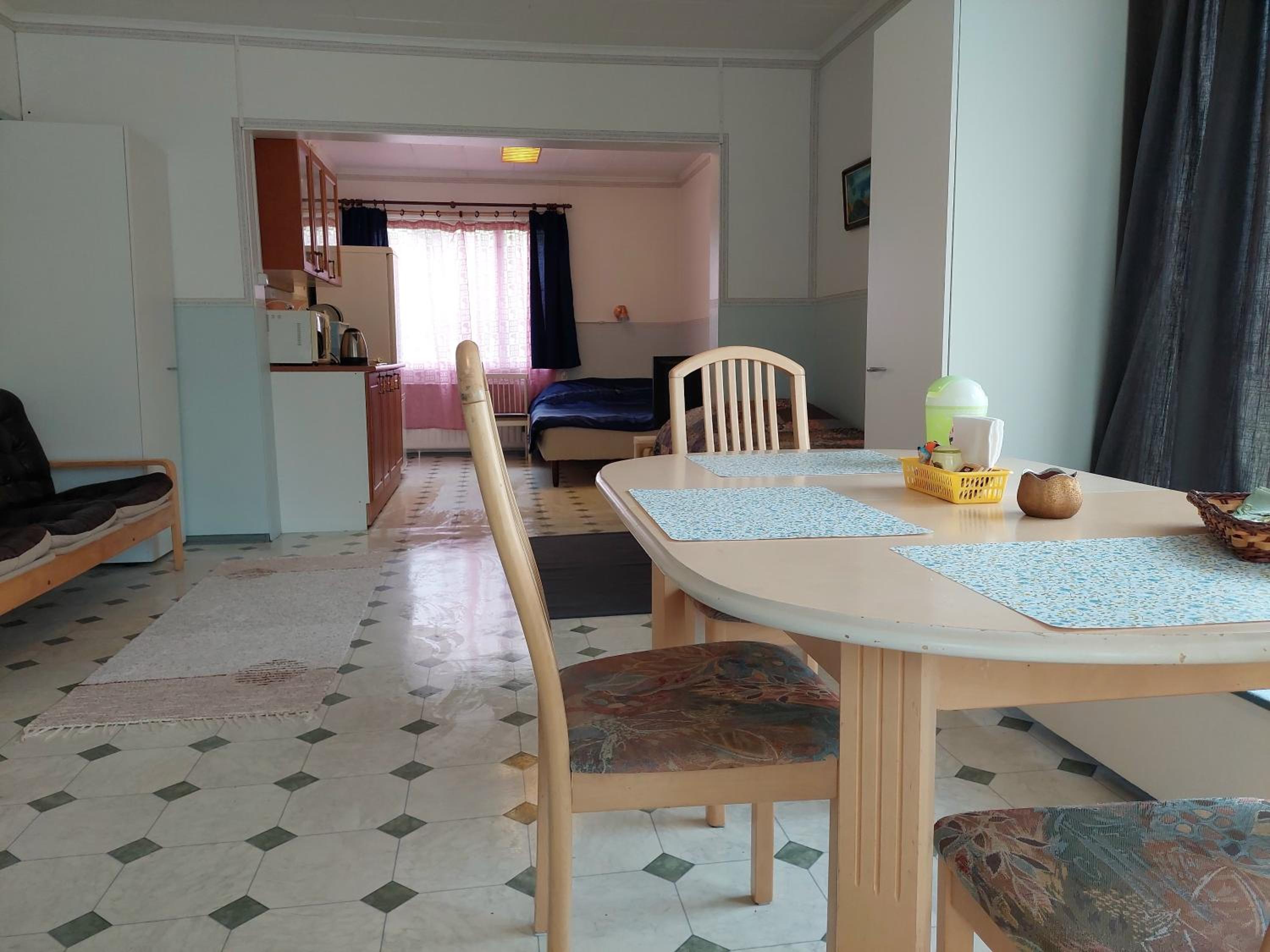 Twin Room with City View - Photo 6