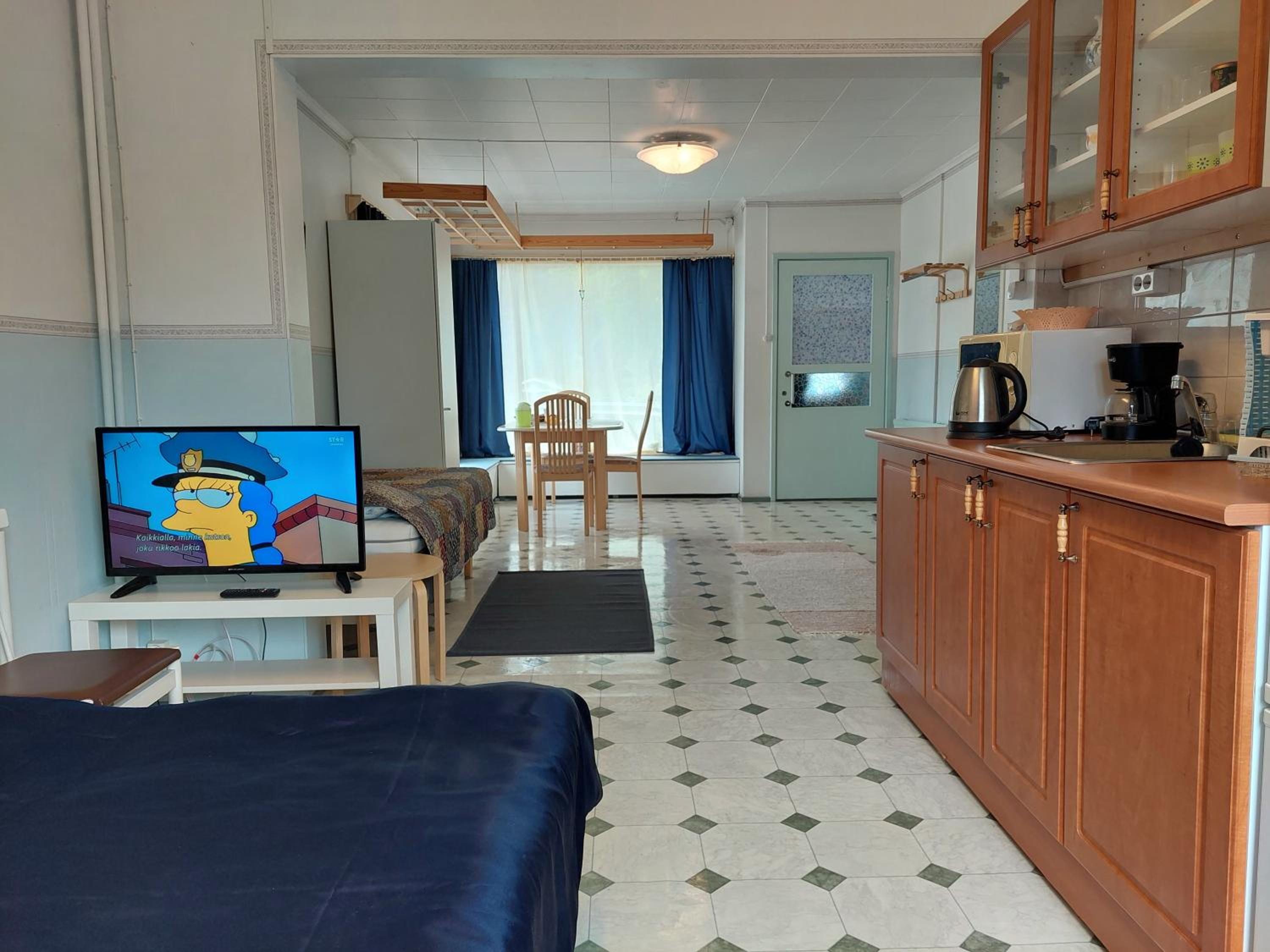 Twin Room with City View - Photo 9