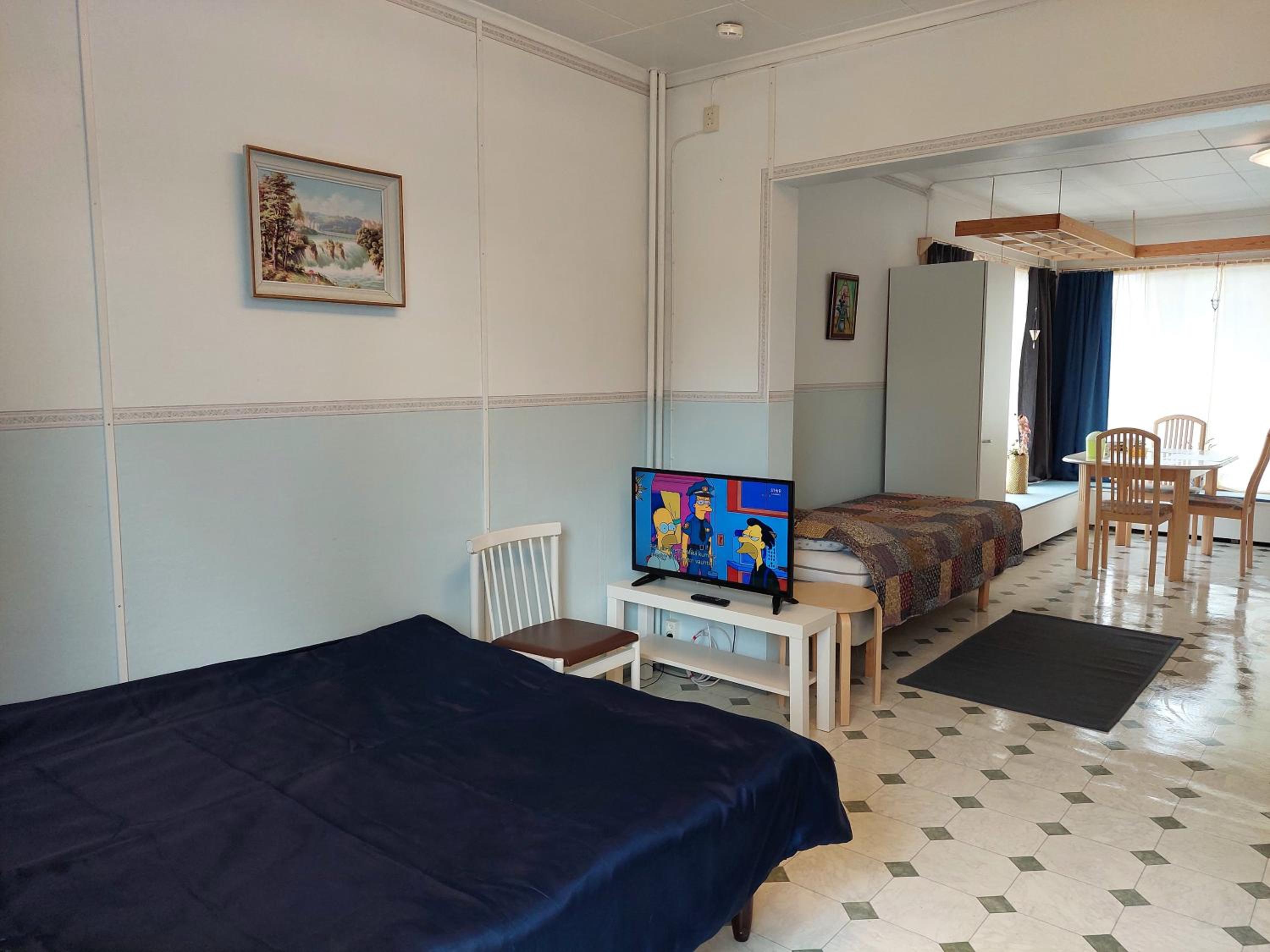 Twin Room with City View - Photo 11