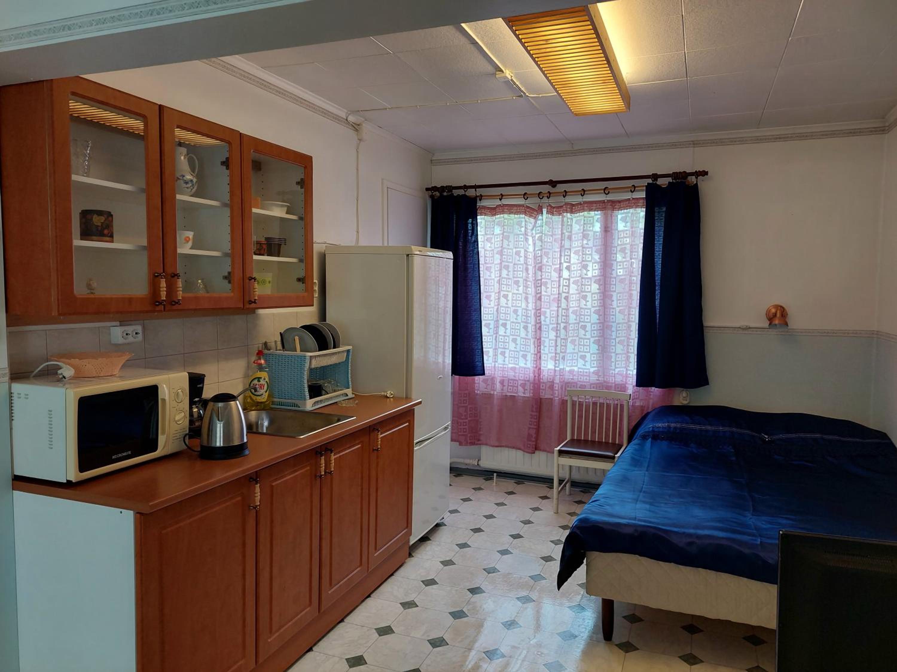 Twin Room with City View - Photo 12