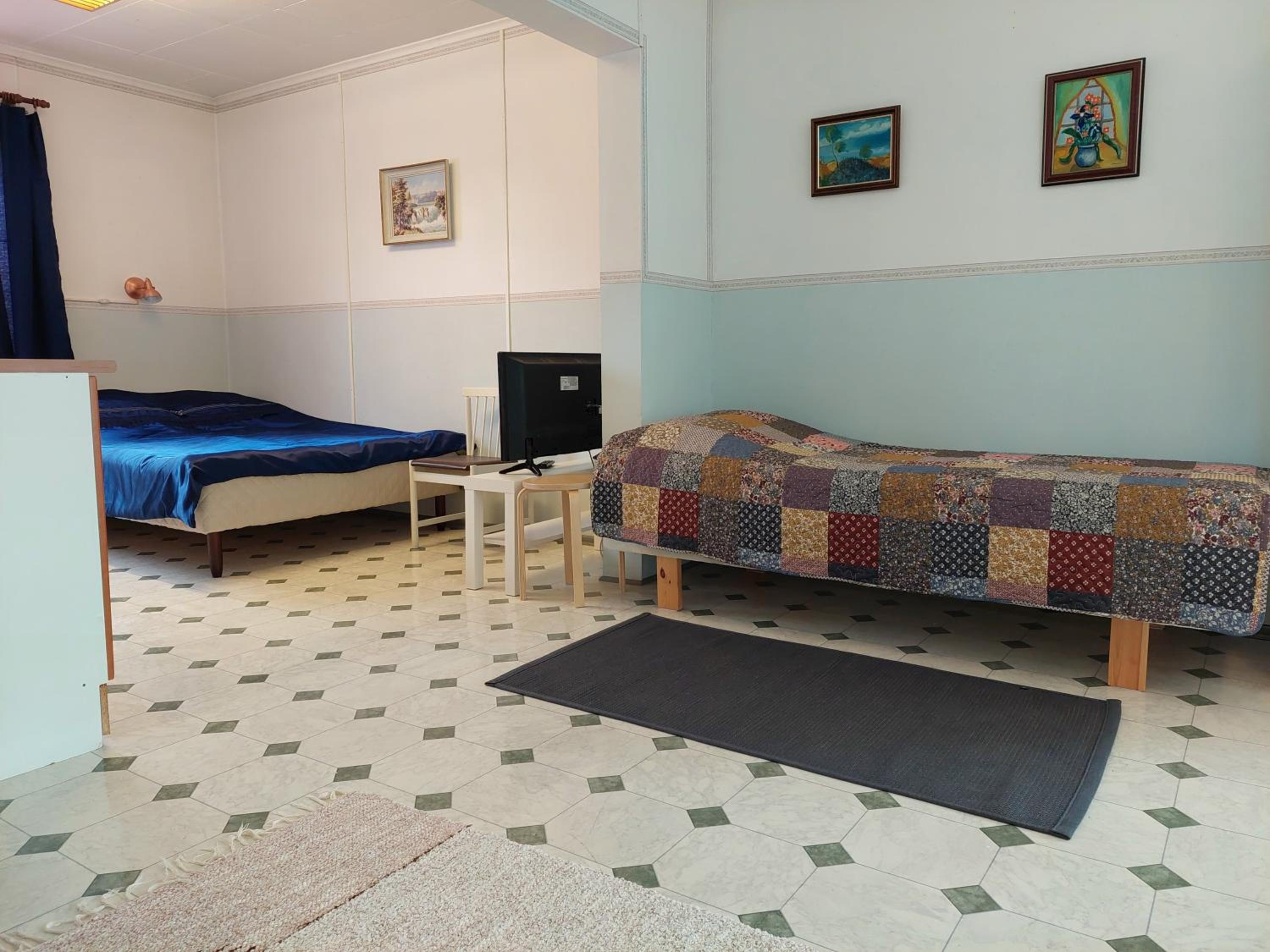 Twin Room with City View - Photo 13
