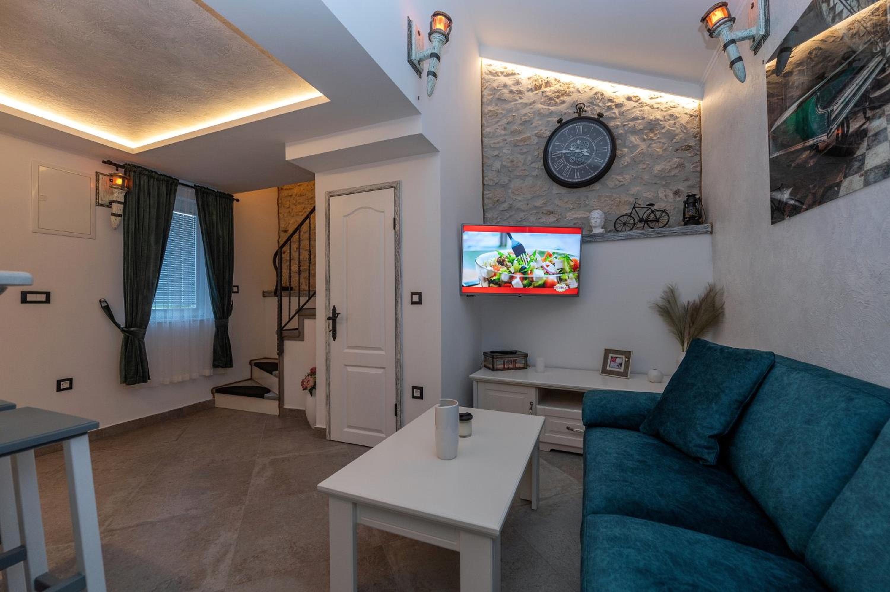 One-Bedroom House photo 1