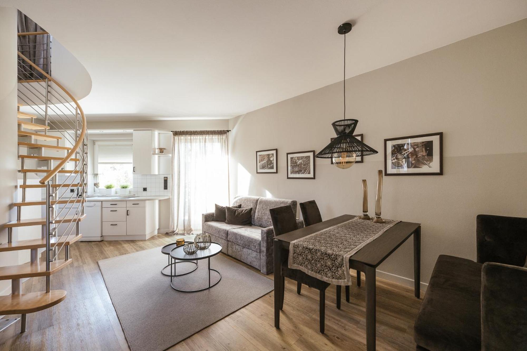 Apartment - Split Level photo 3