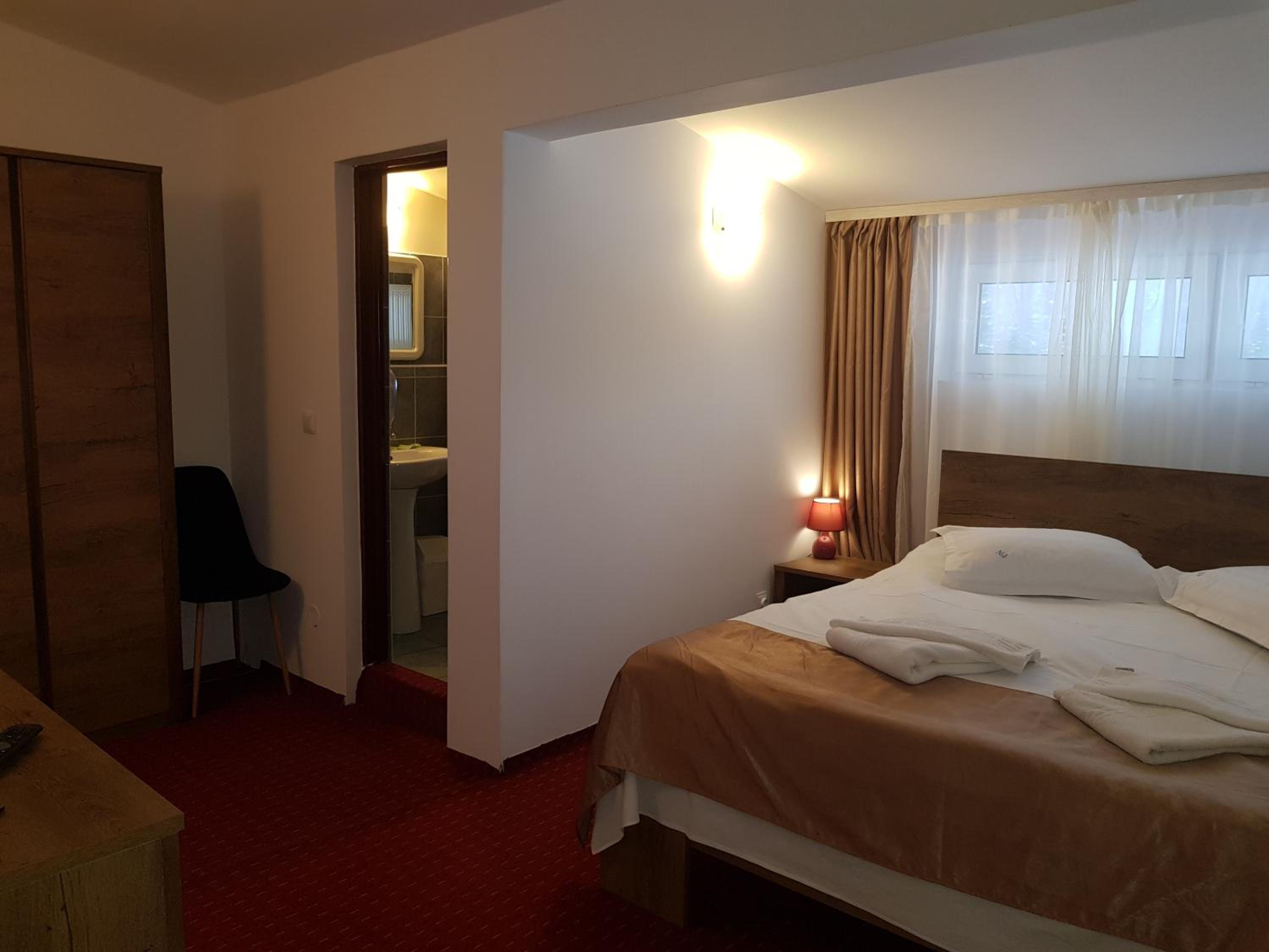 Double Room - Photo 3