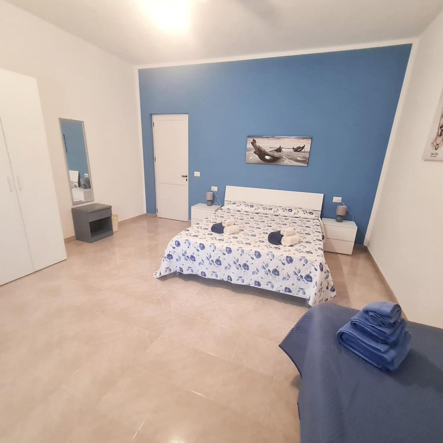 Apartment with Garden View