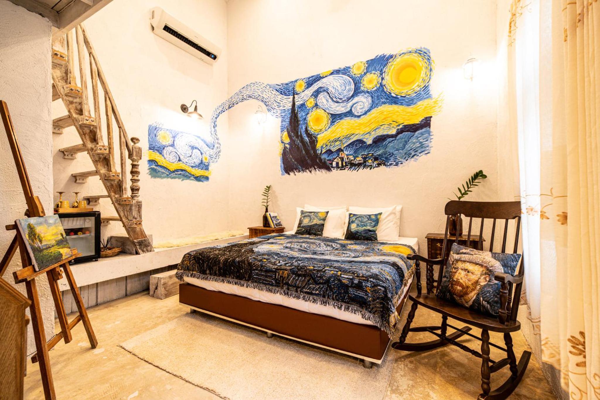 Deluxe Family Suite - Photo 26