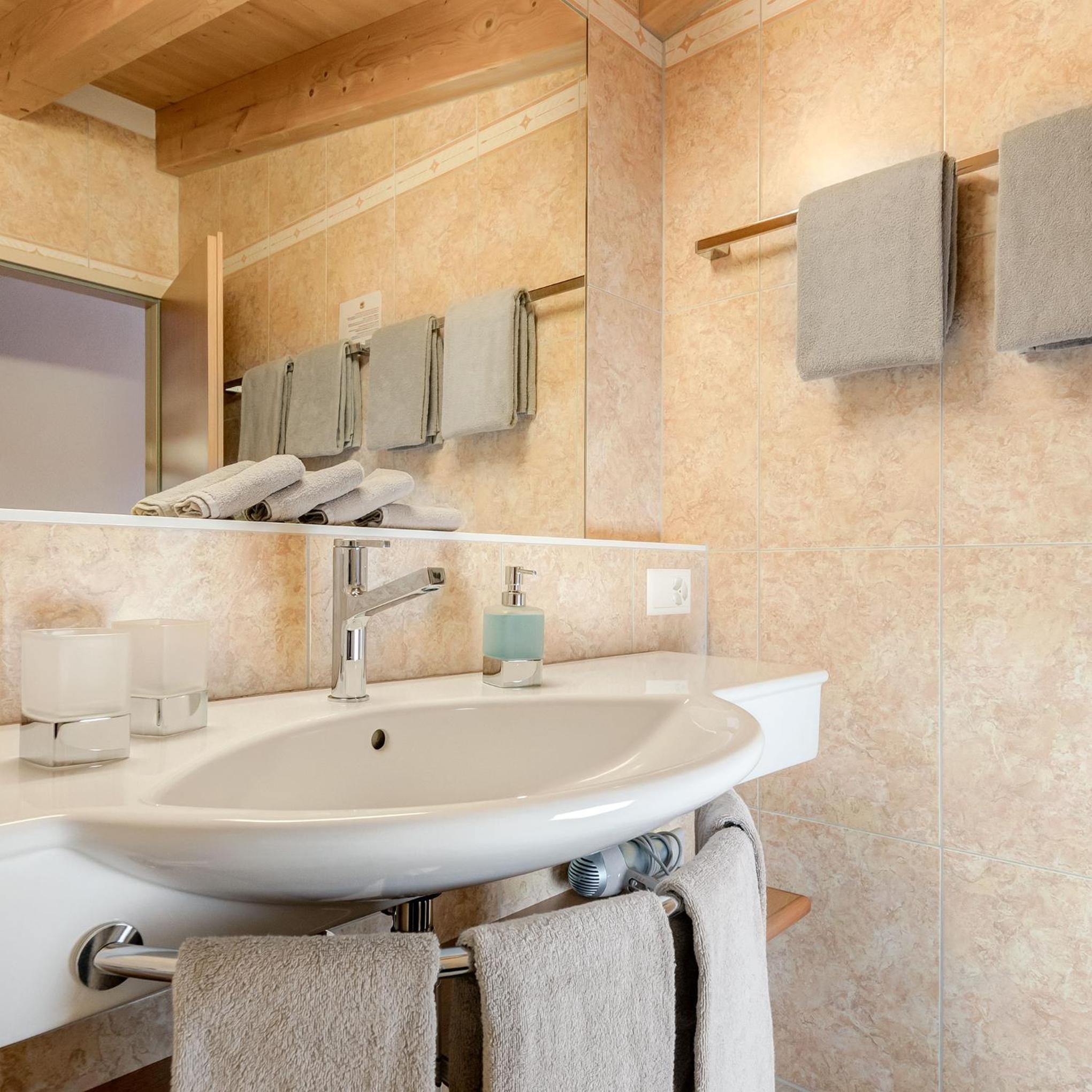 Attic Quadruple Room - Photo 4