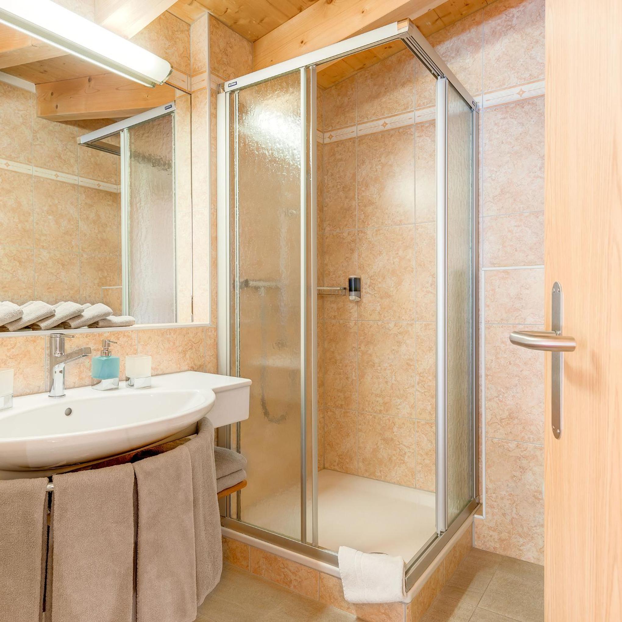 Attic Quadruple Room - Photo 3