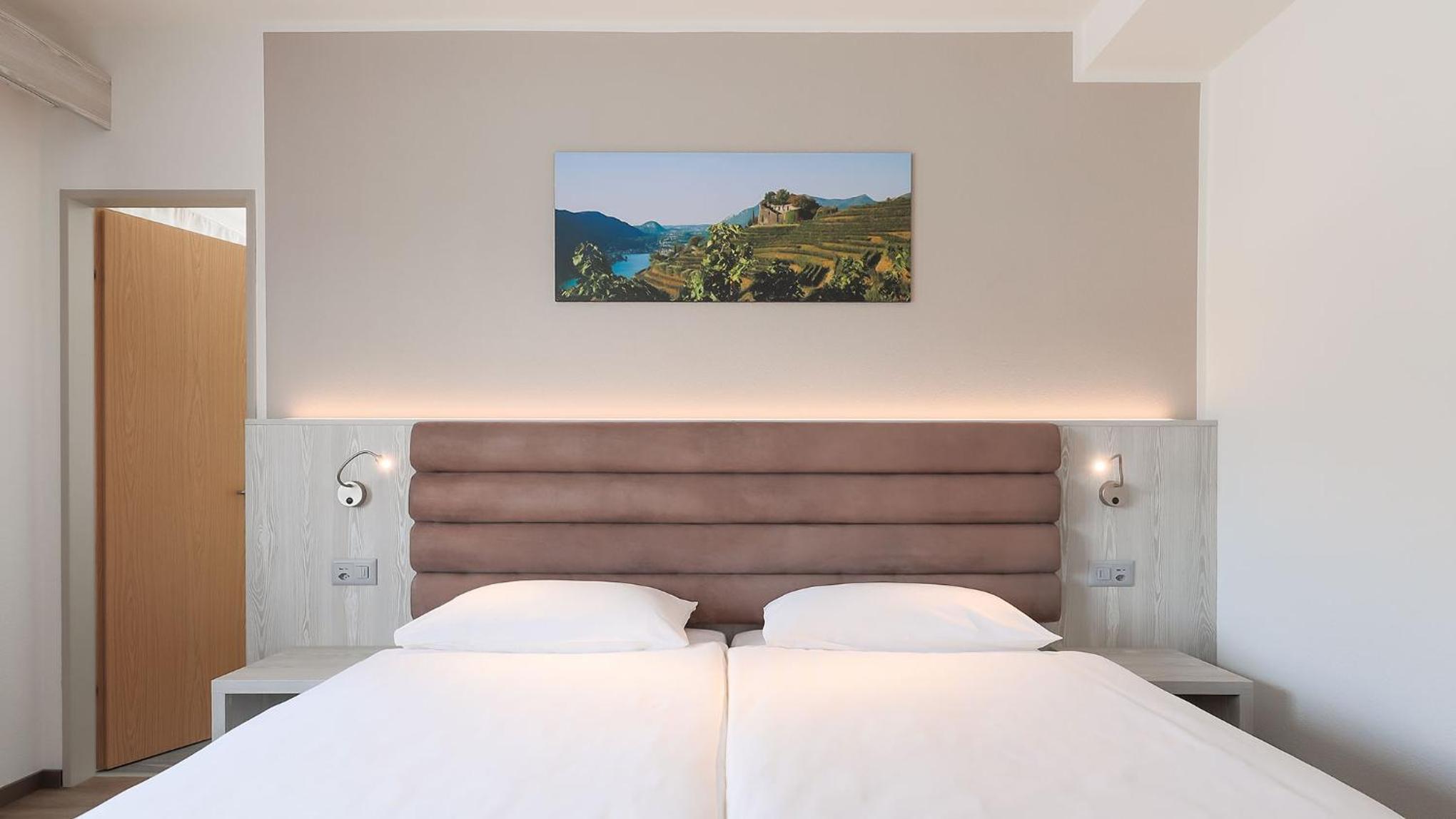 Modern Double Room - Photo 2