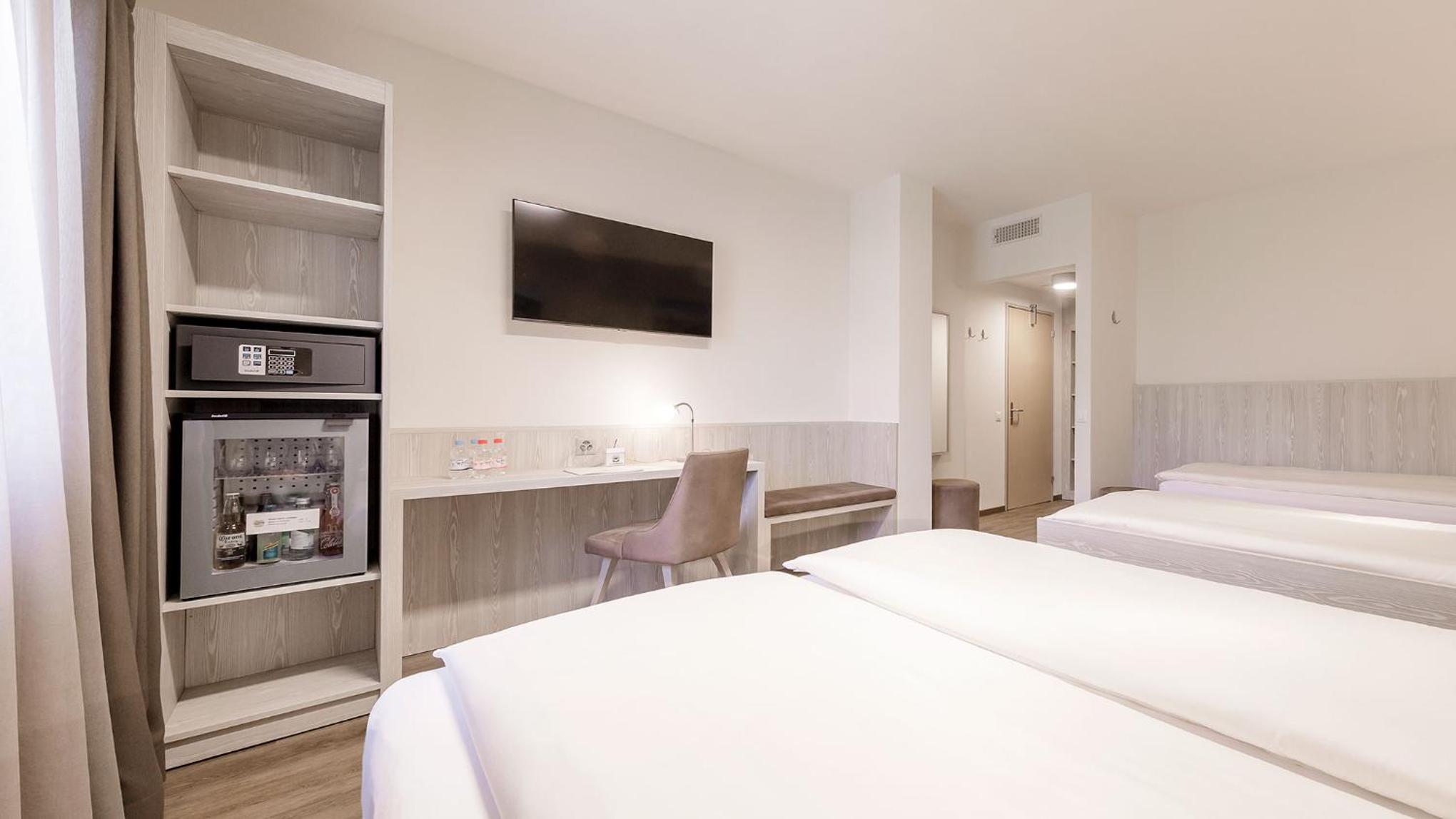 Modern Quadruple Room - Photo 1