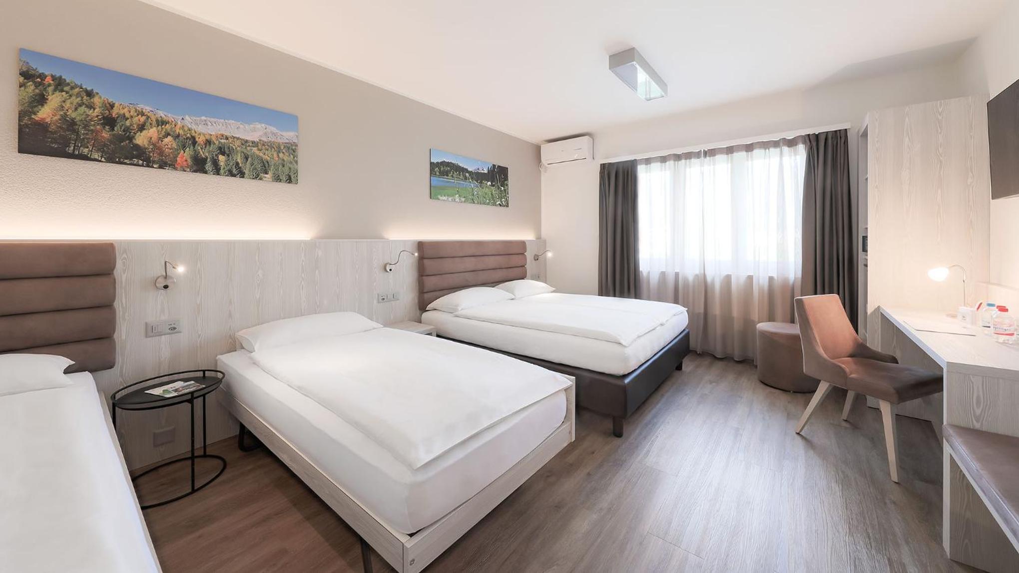 Modern Quadruple Room - Photo 2
