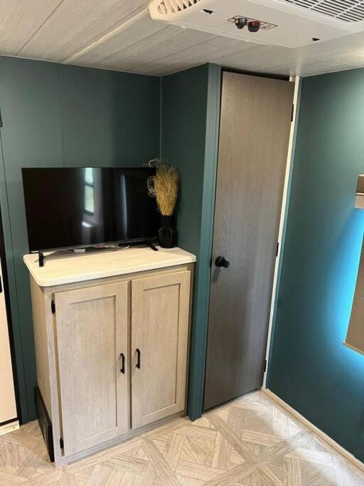 One-Bedroom House photo 2