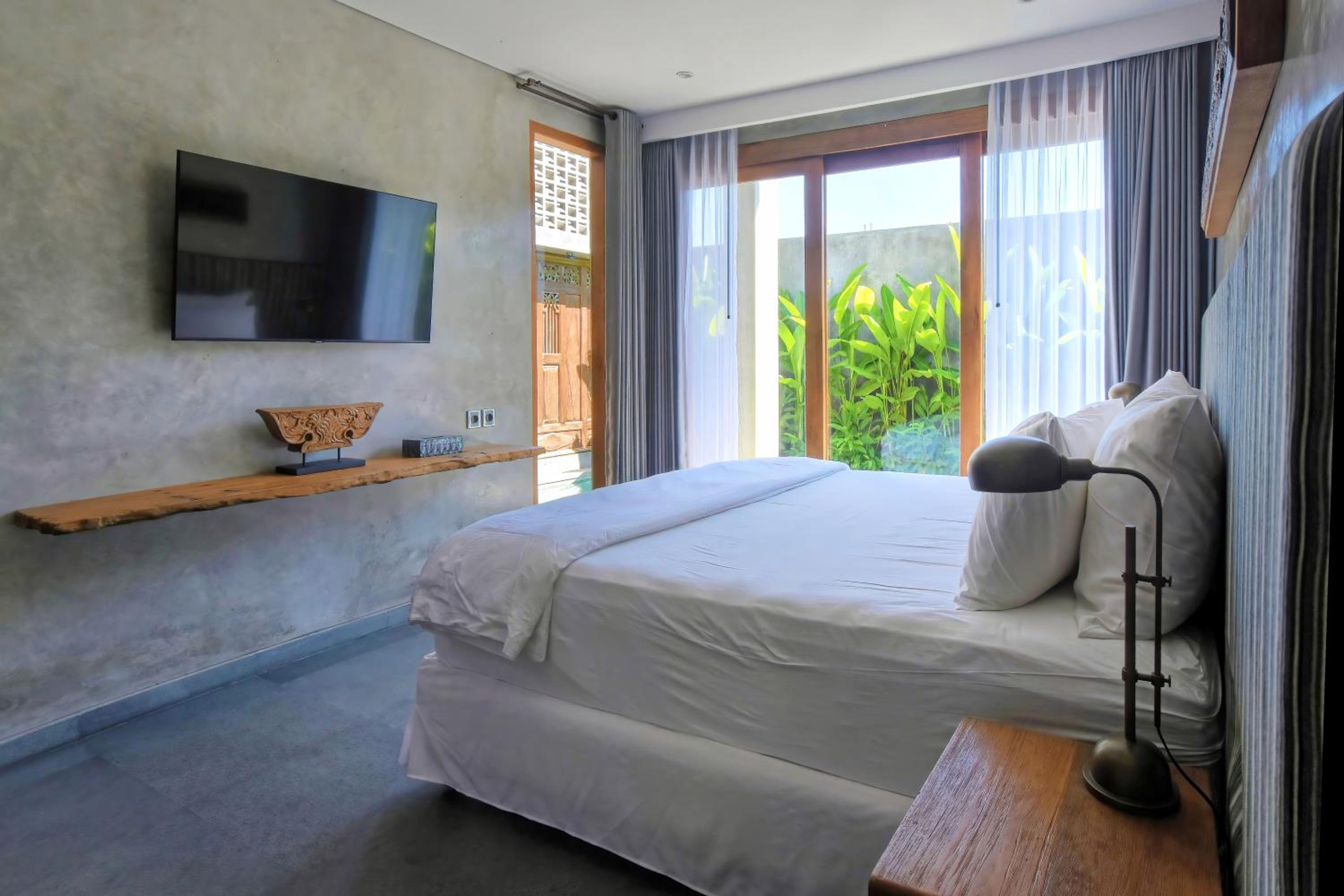 Two-Bedroom Villa - Photo 86