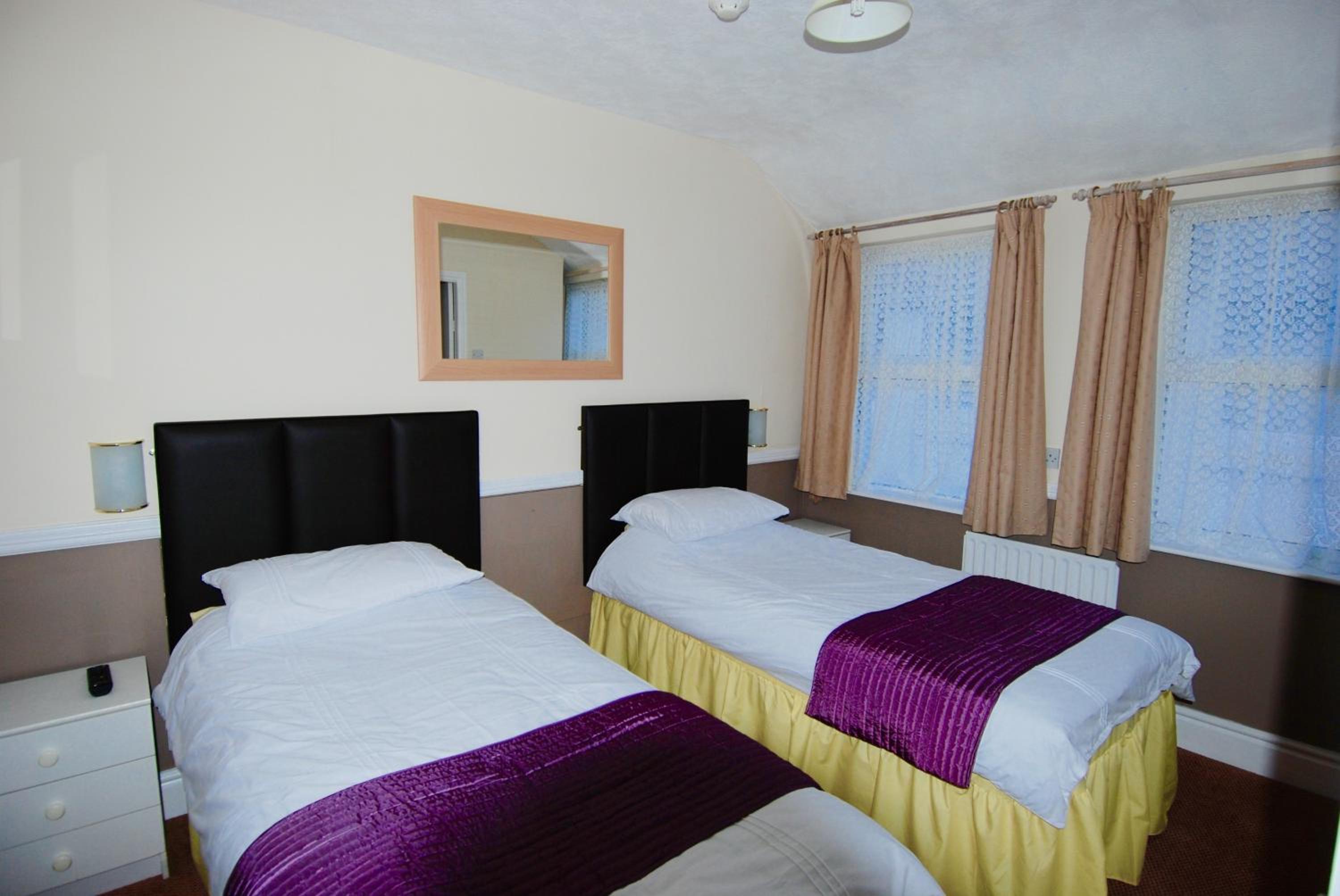 Standard Twin Room photo 2