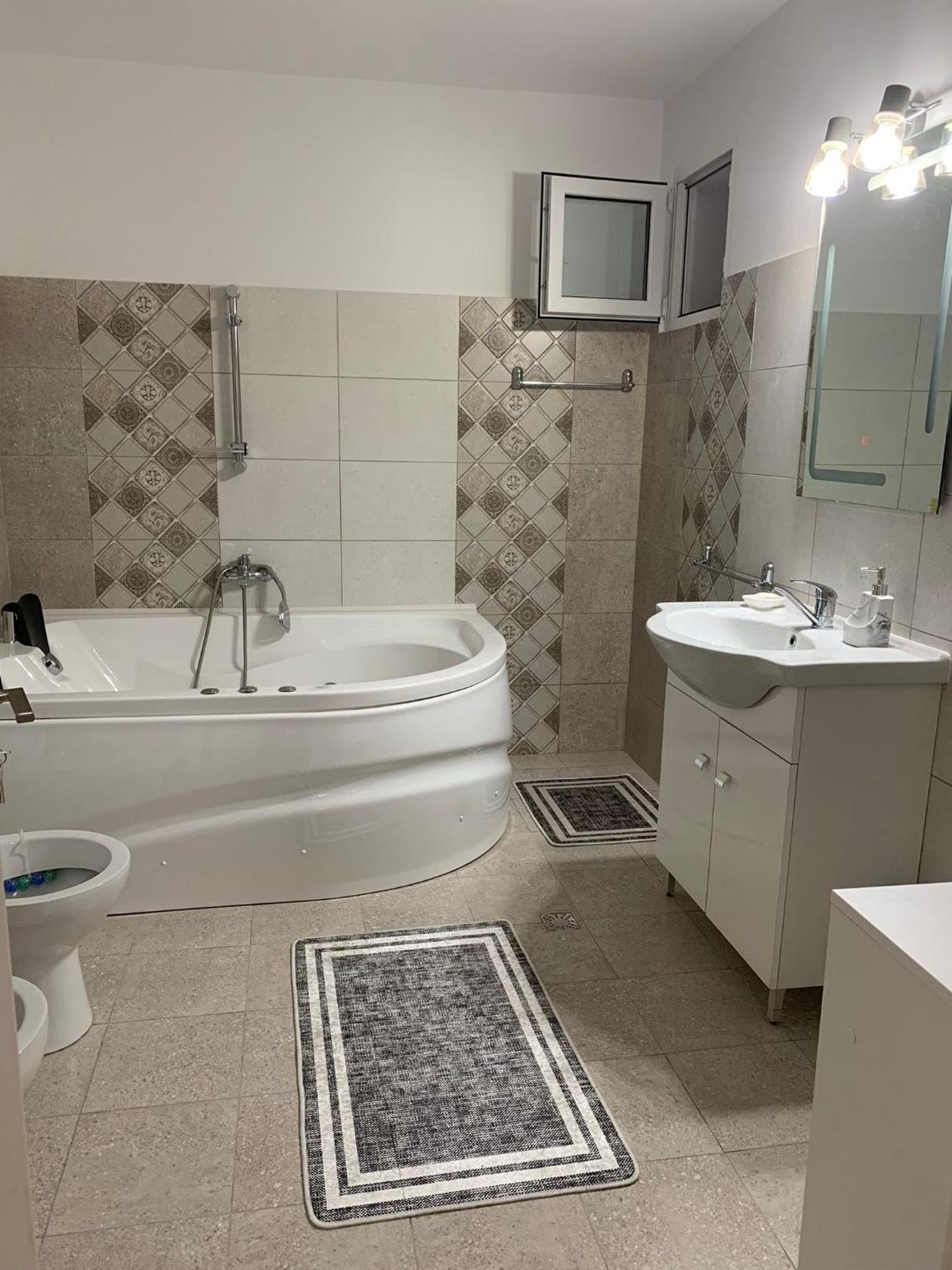 Apartment - Photo 8