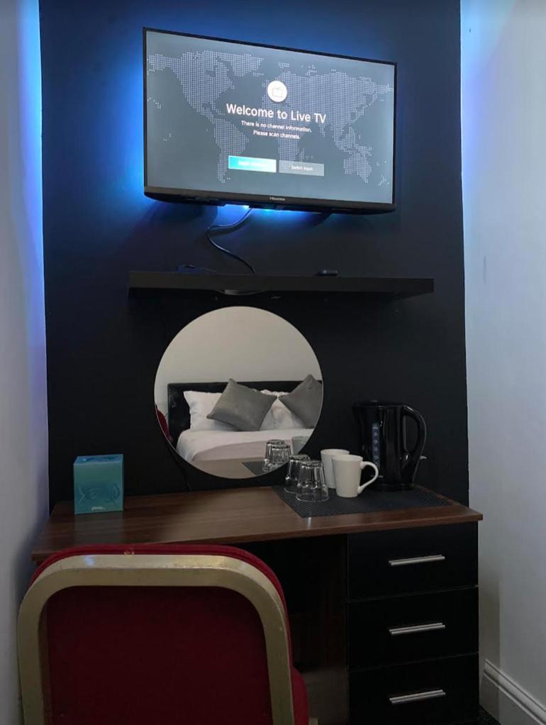 Twin Room with Private Bathroom photo 1