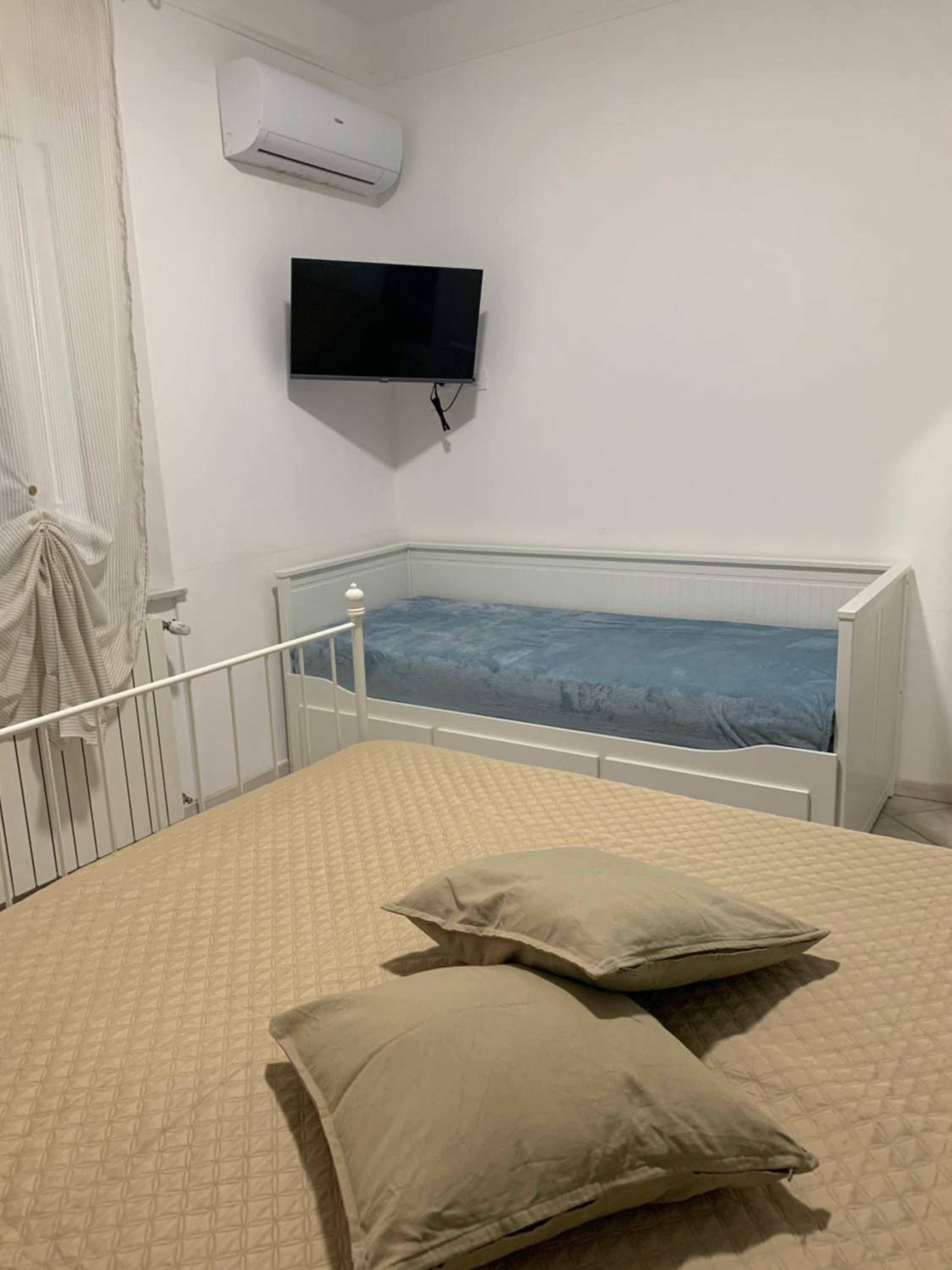 Large Double Room photo 1