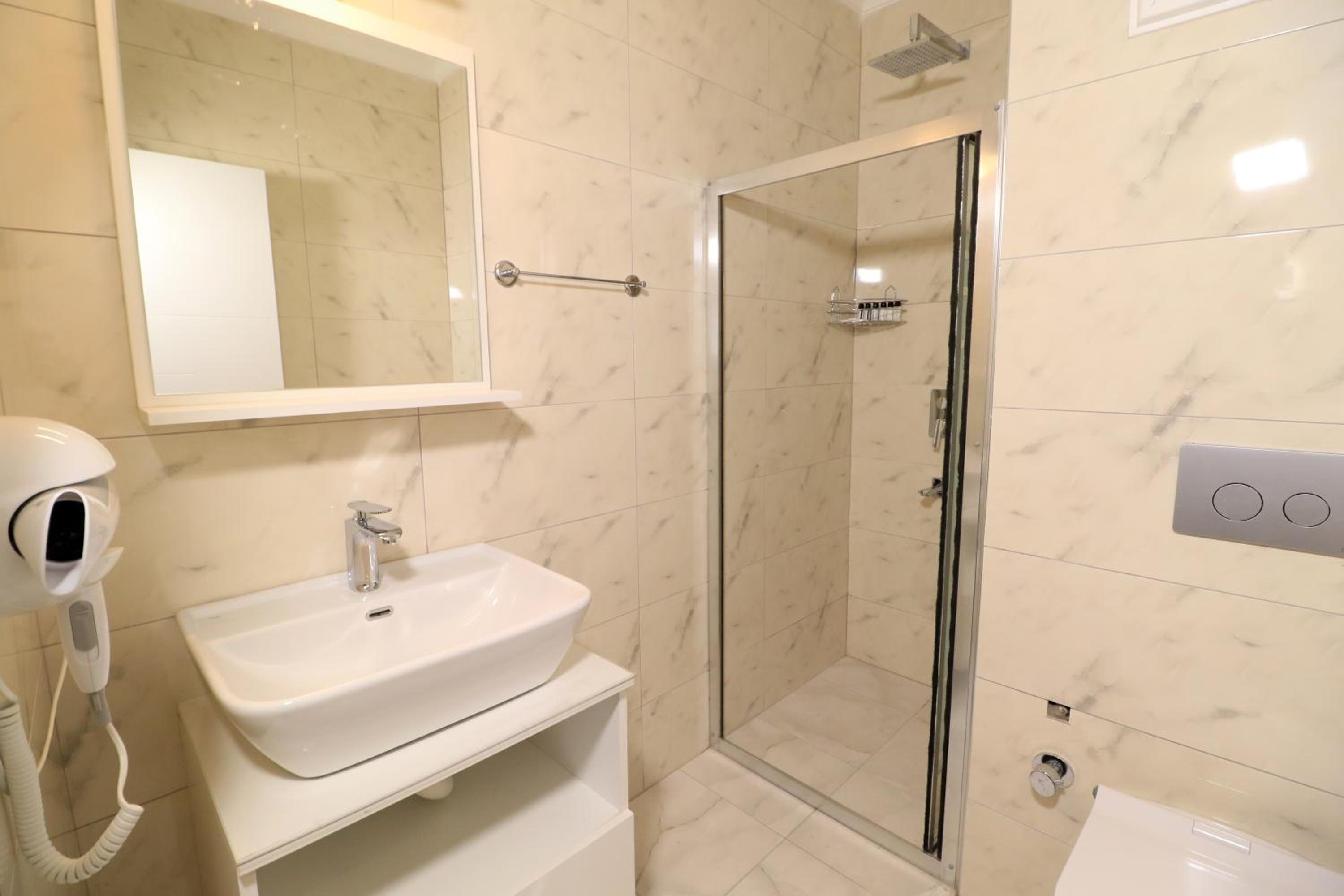 Superior Suite - Photo 2