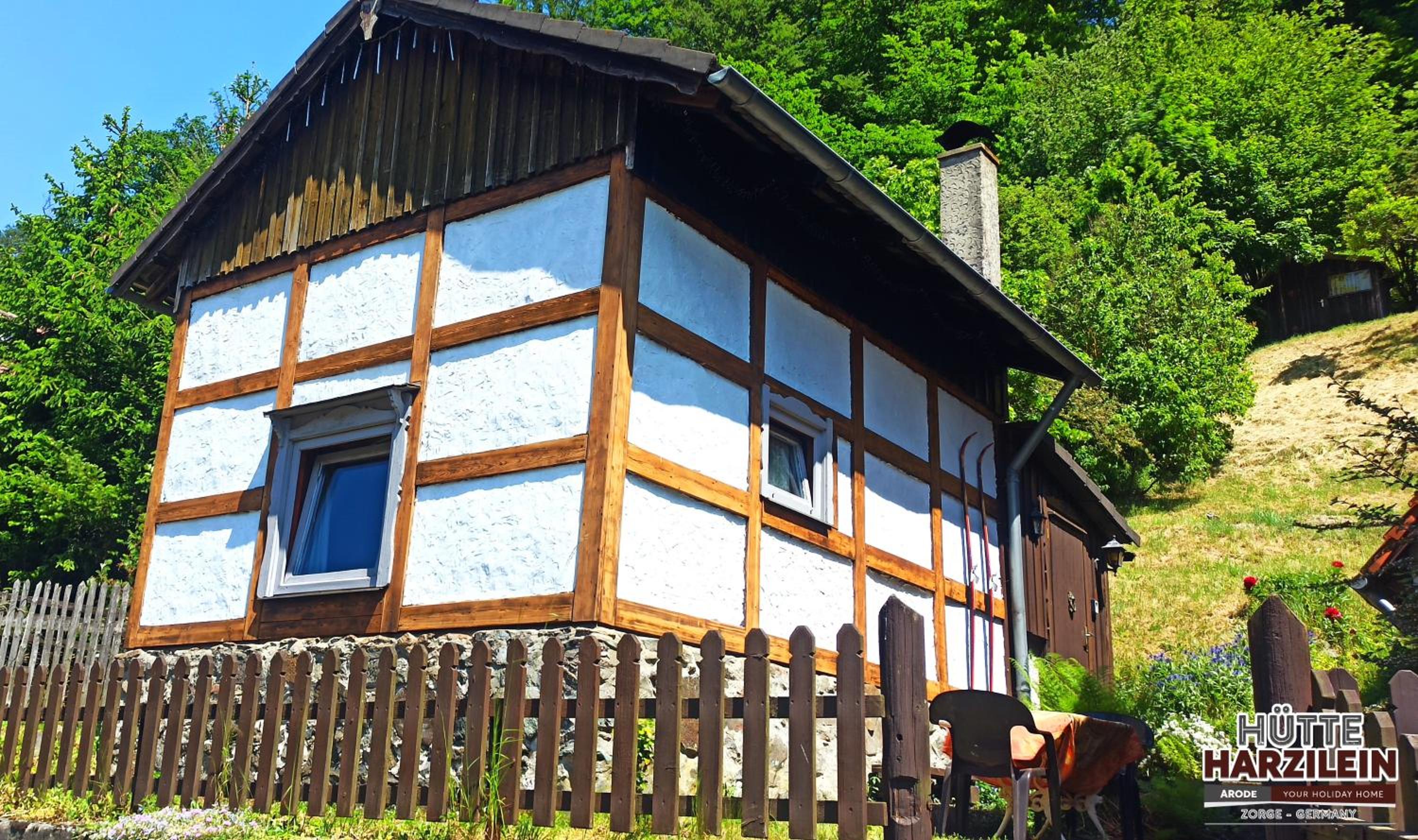 One-Bedroom House - Photo 2