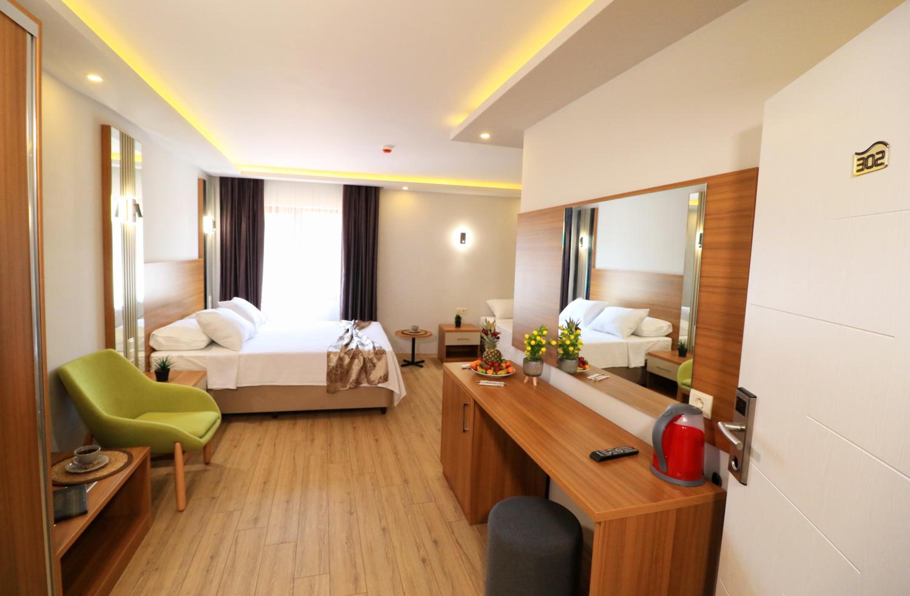 Standard Triple Room - Photo 5