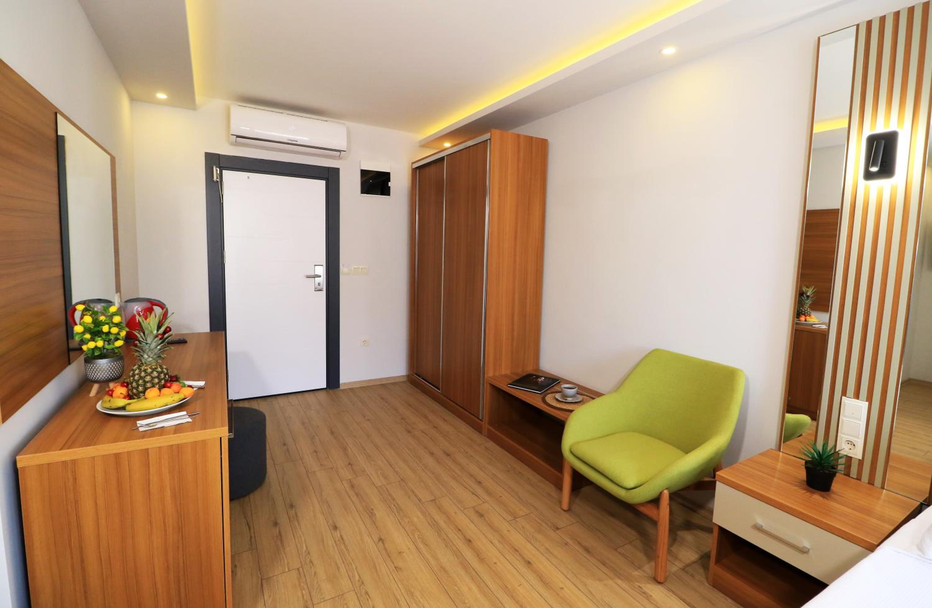 Standard Triple Room - Photo 4