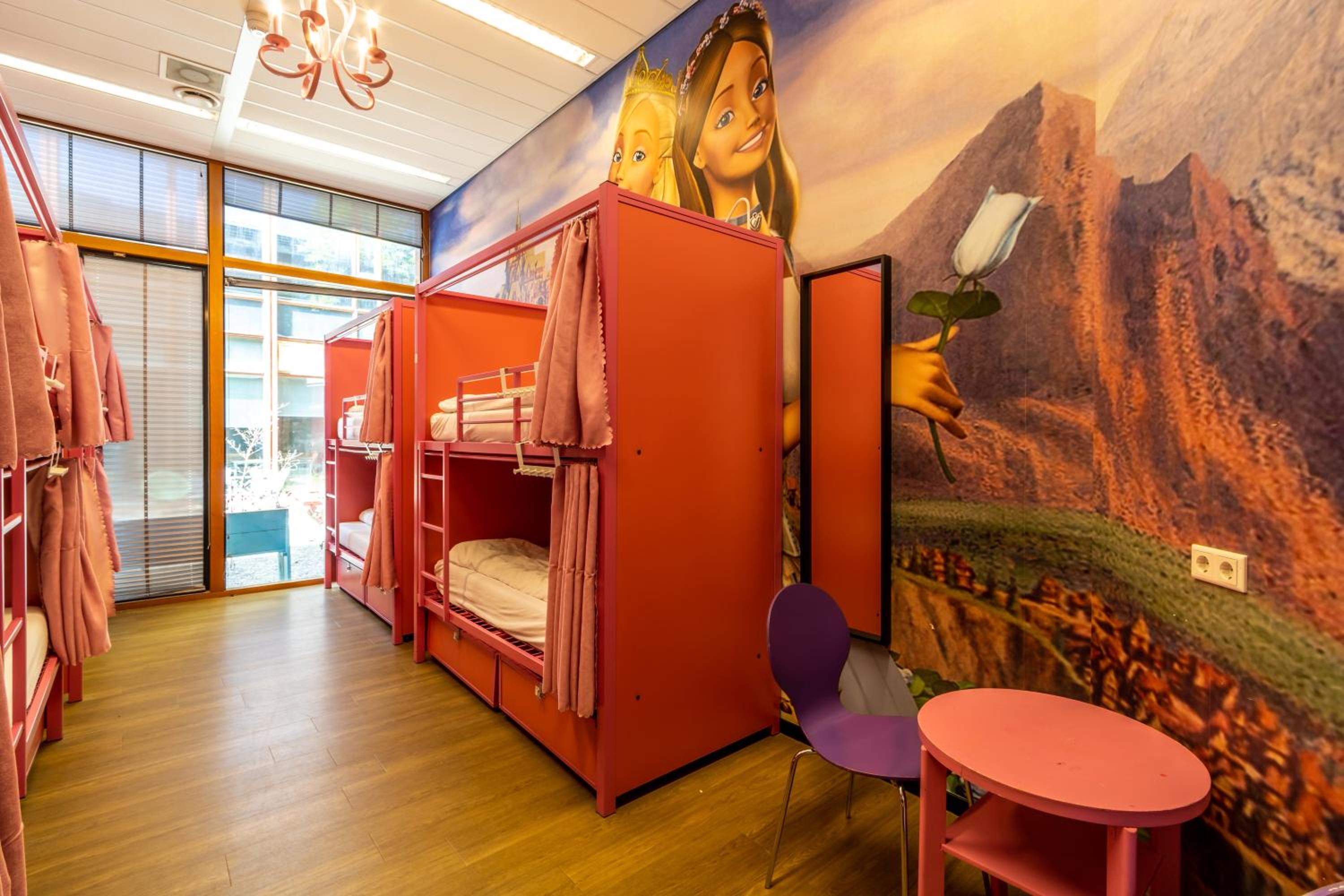 Bed in 10-Bed Women Dormitory Room photo 1