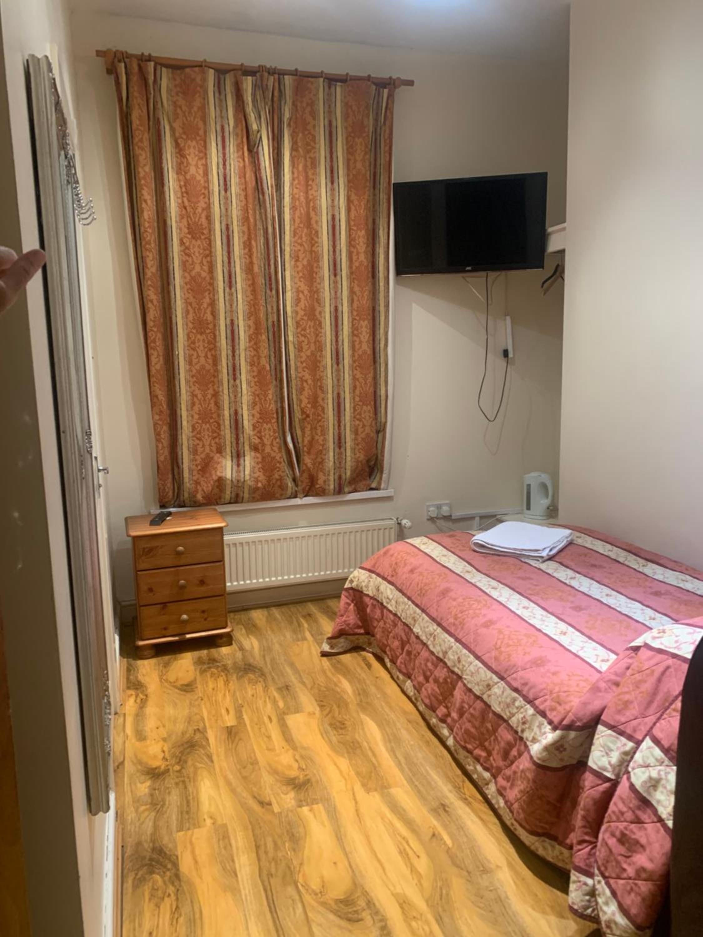 Single Room - Photo 4