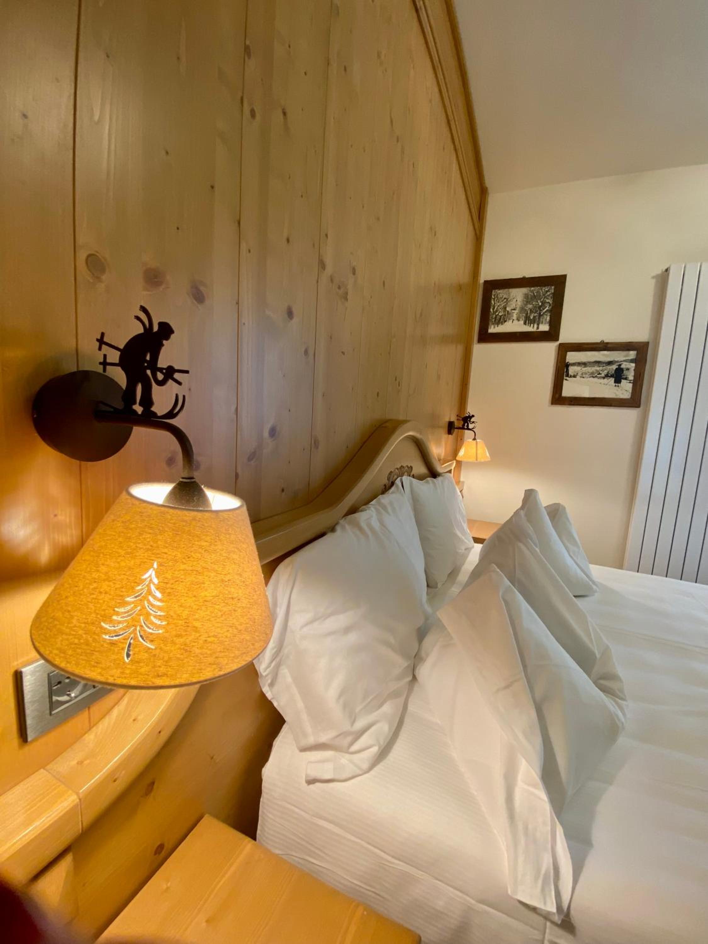 Deluxe Double or Twin Room with Mountain View - Photo 3