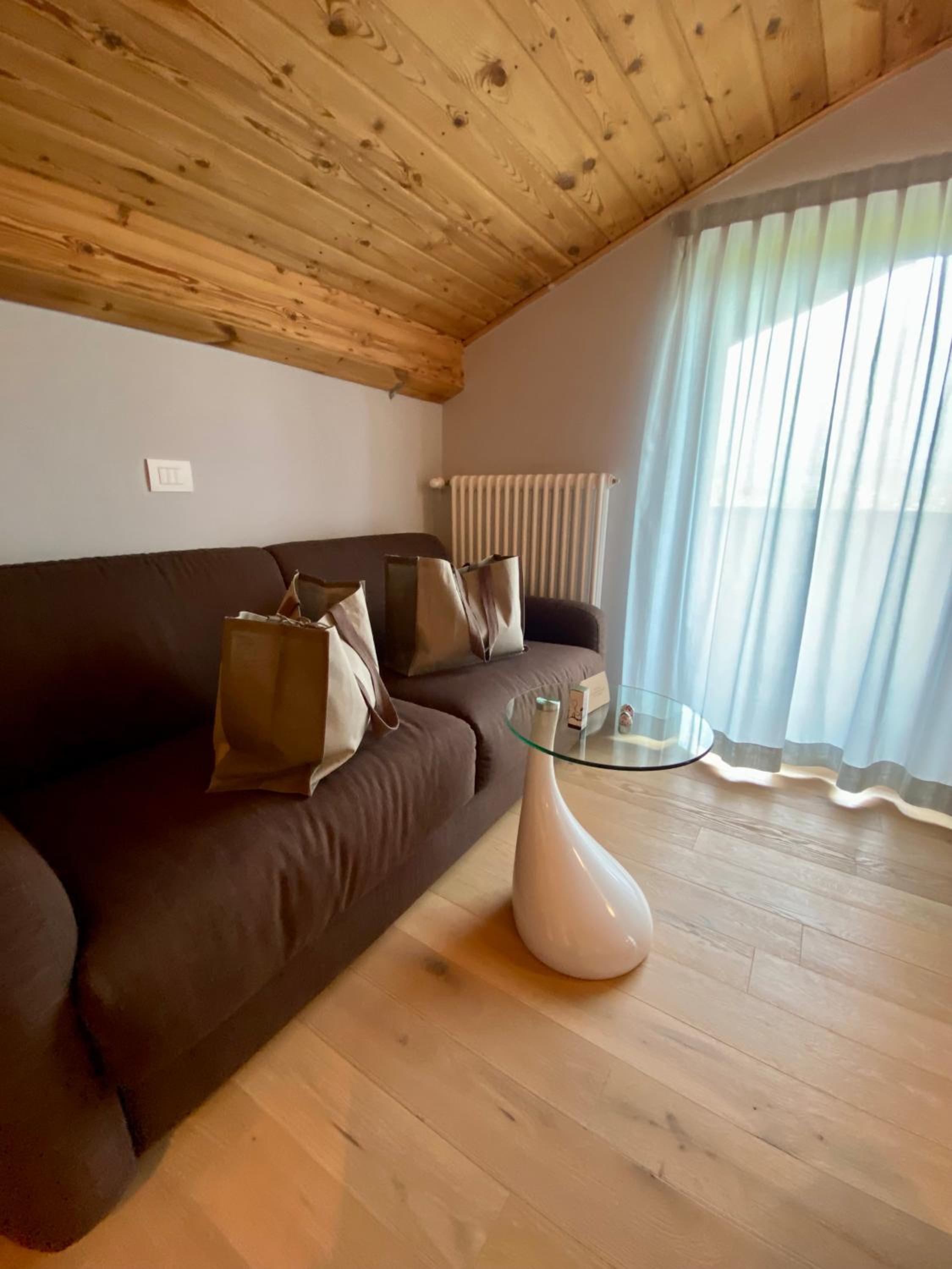 Junior Suite with Balcony - Photo 1