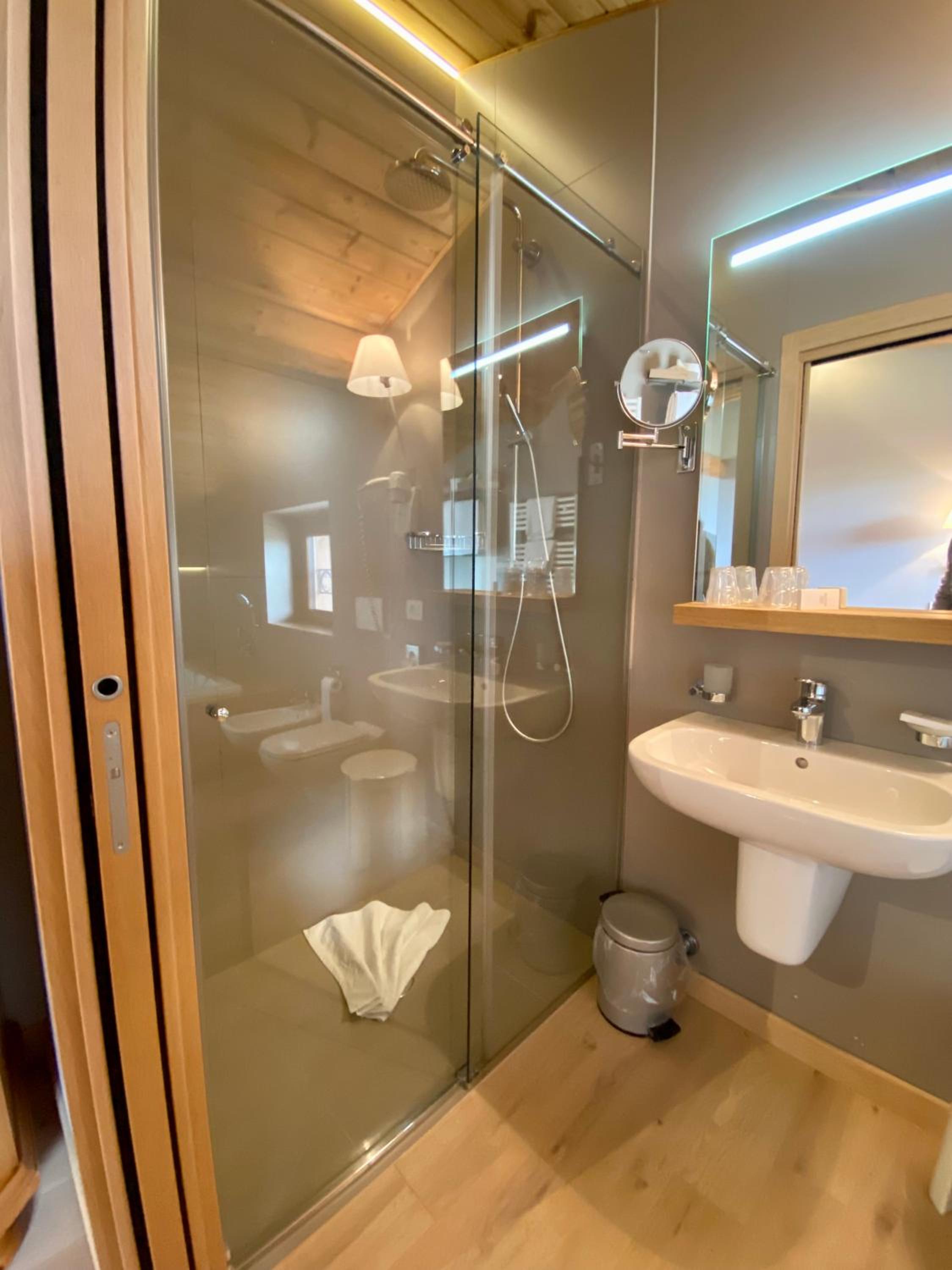 Attic Double Room with Mountain View - Photo 2