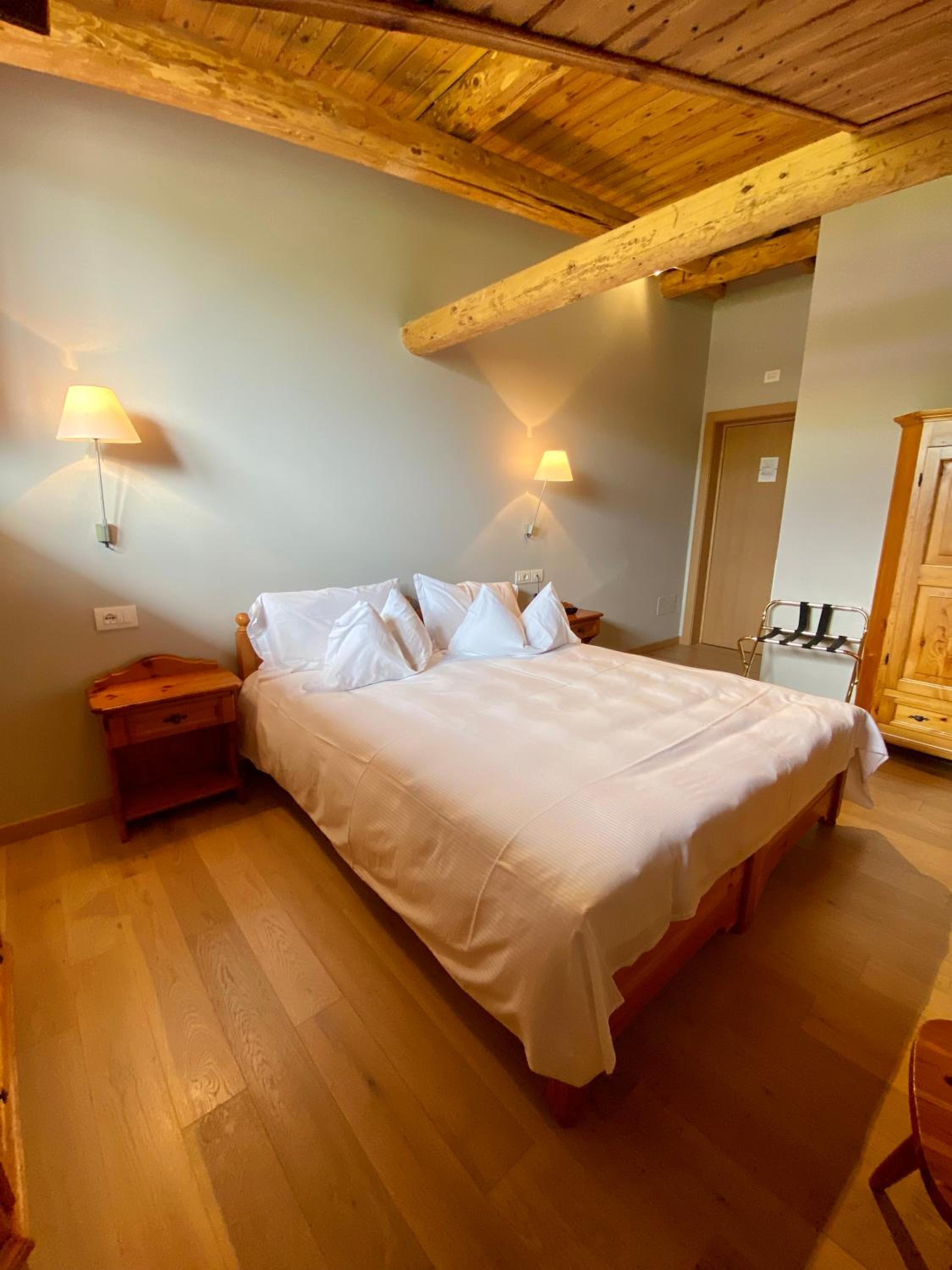 Attic Double Room with Mountain View - Photo 1