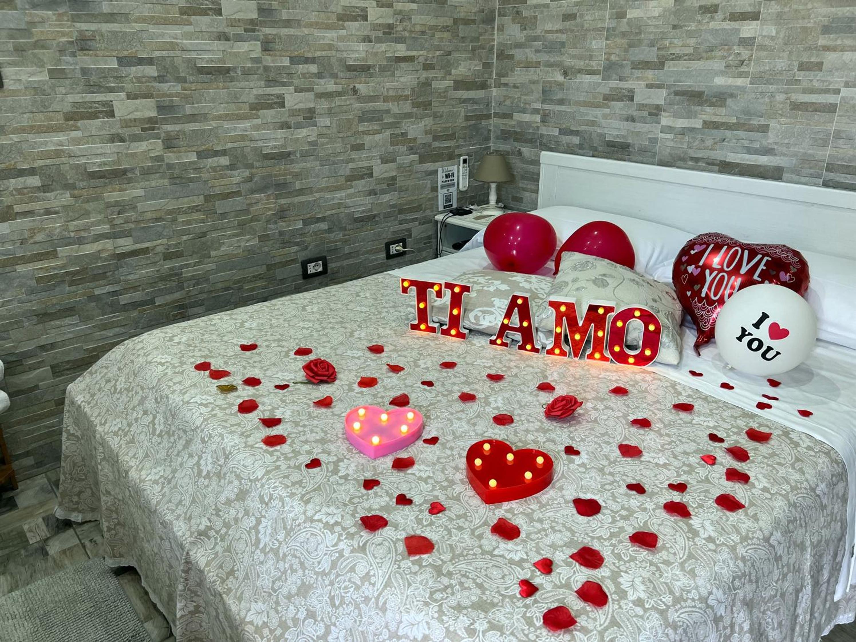 Queen Suite with Spa Bath - Photo 1