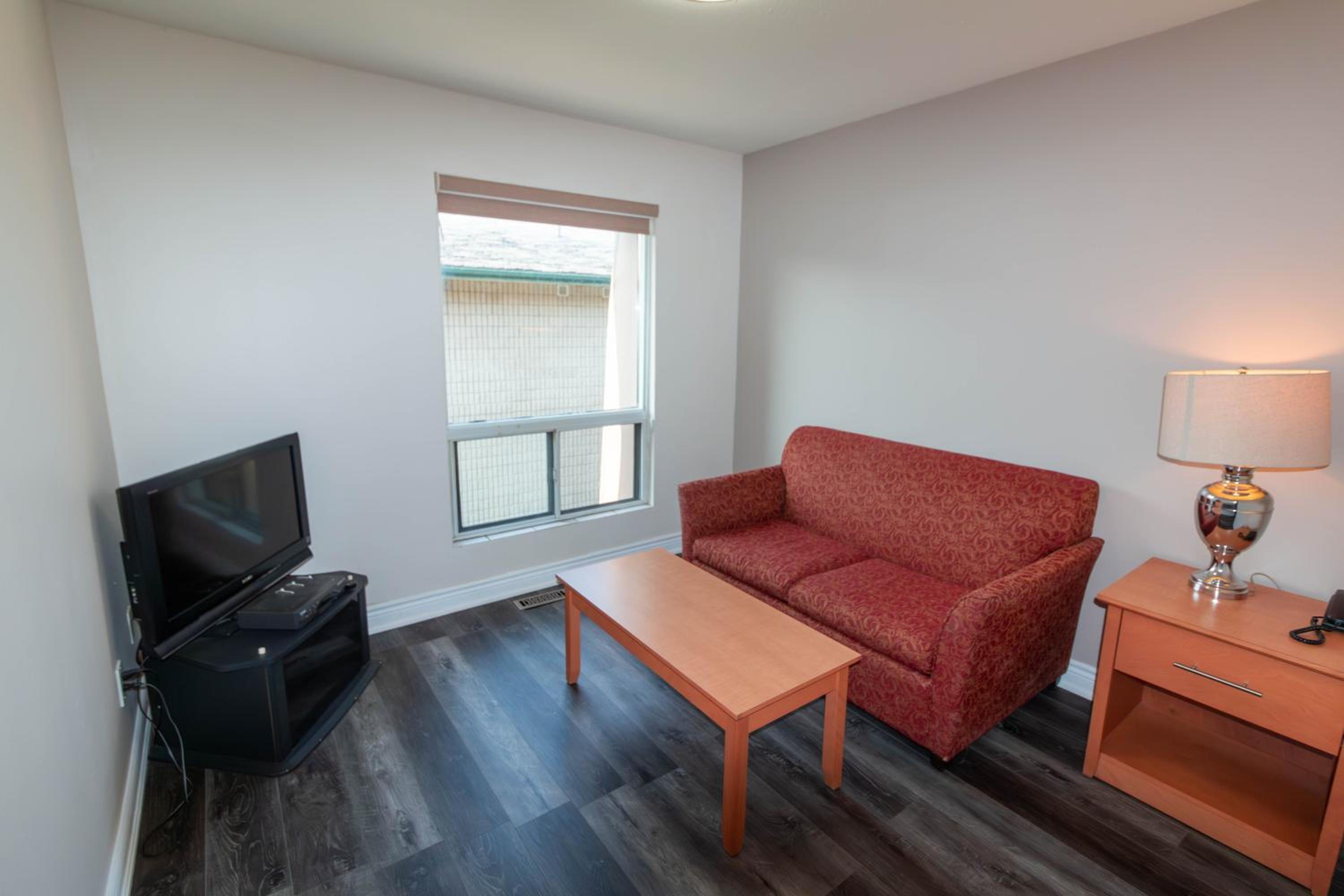 One Bedroom Suite with Kithenette - Non-Smoking