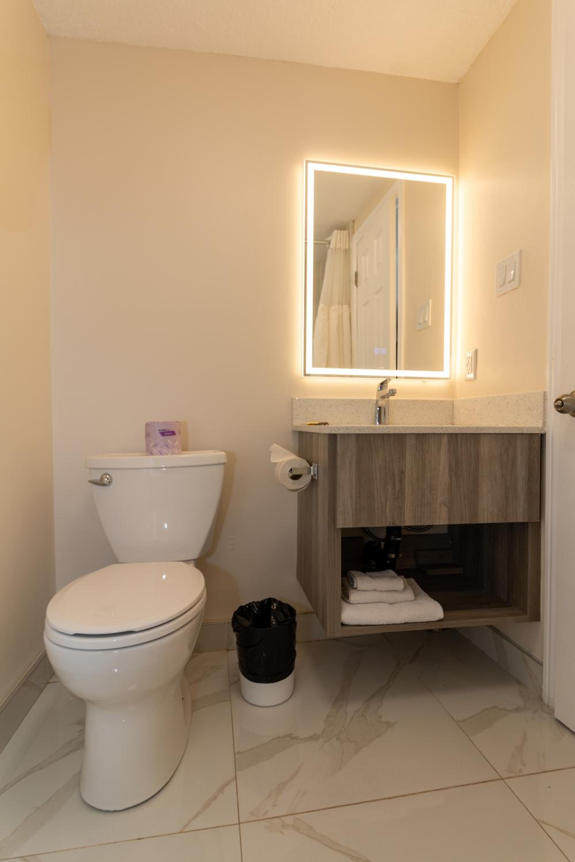 Budget Double Room photo 3