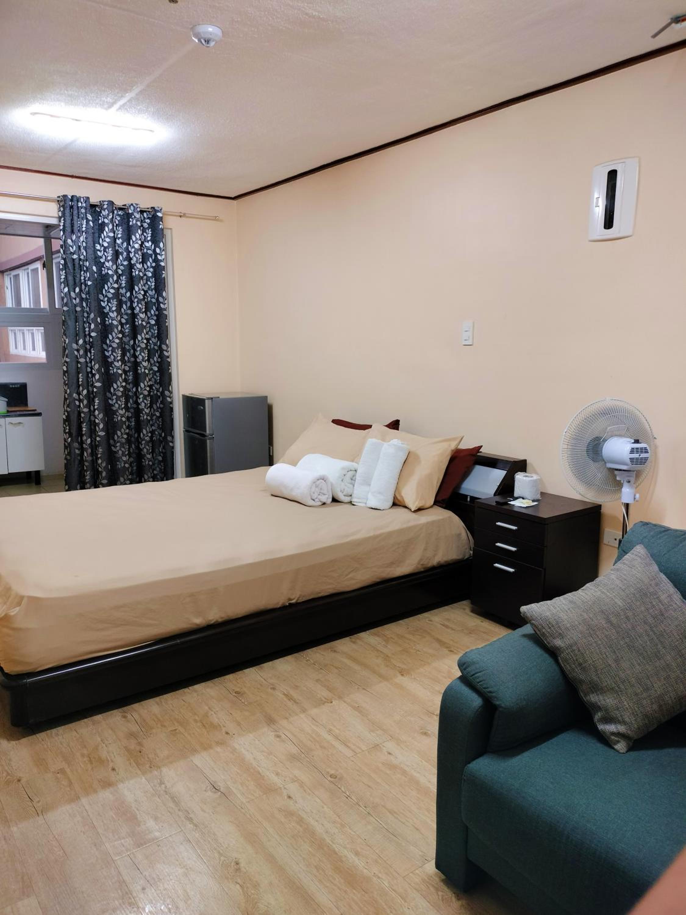 One-Bedroom Apartment - Photo 1