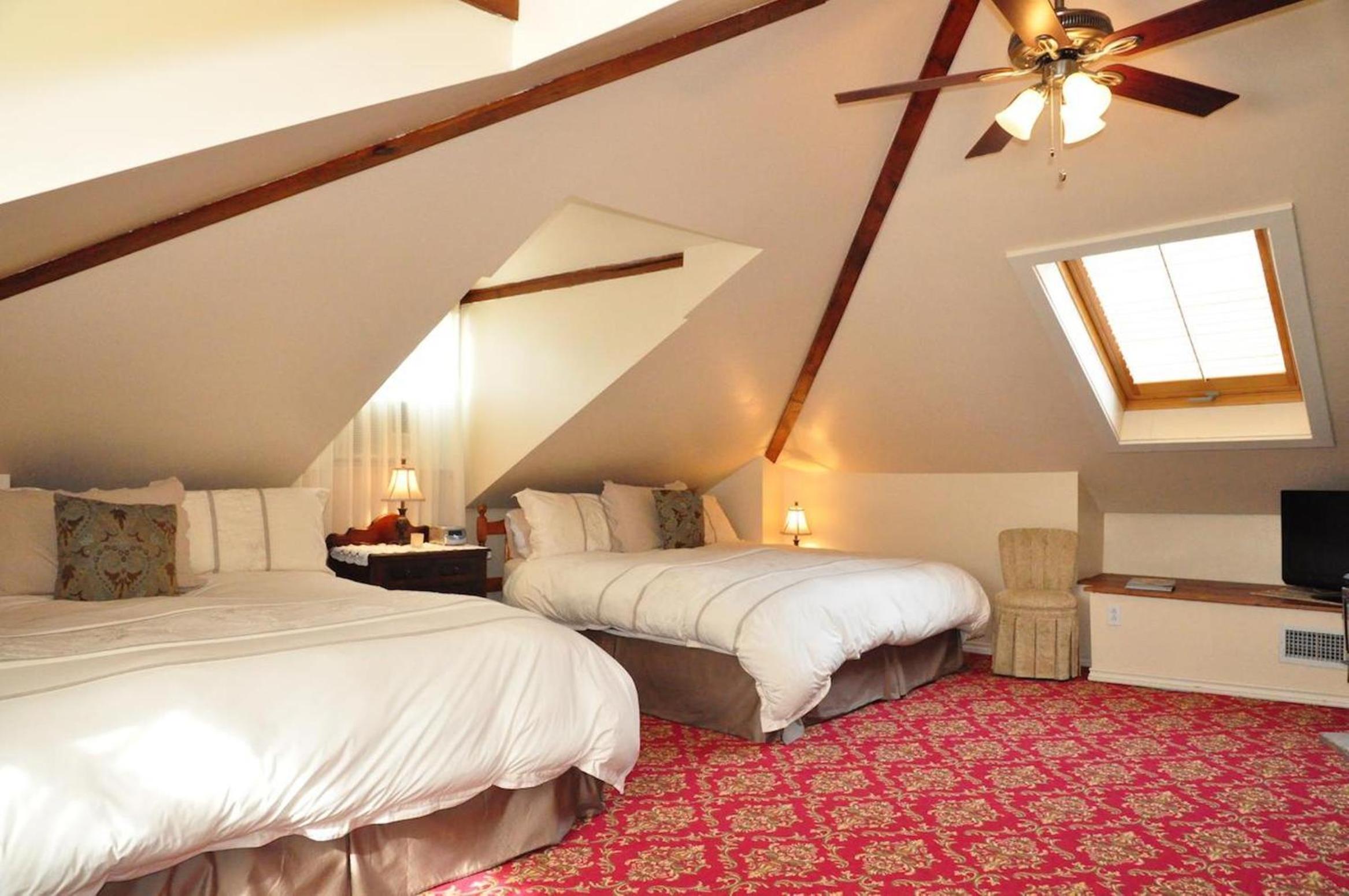 Deluxe King Room photo 1